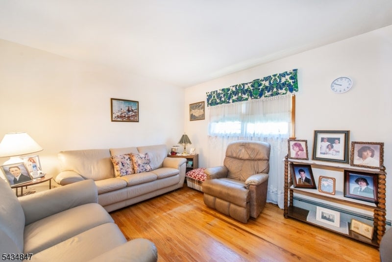Woodland Park, New Jersey, 07424, United States, 3 Bedrooms Bedrooms, ,3 BathroomsBathrooms,Residential,For Sale,2048674
