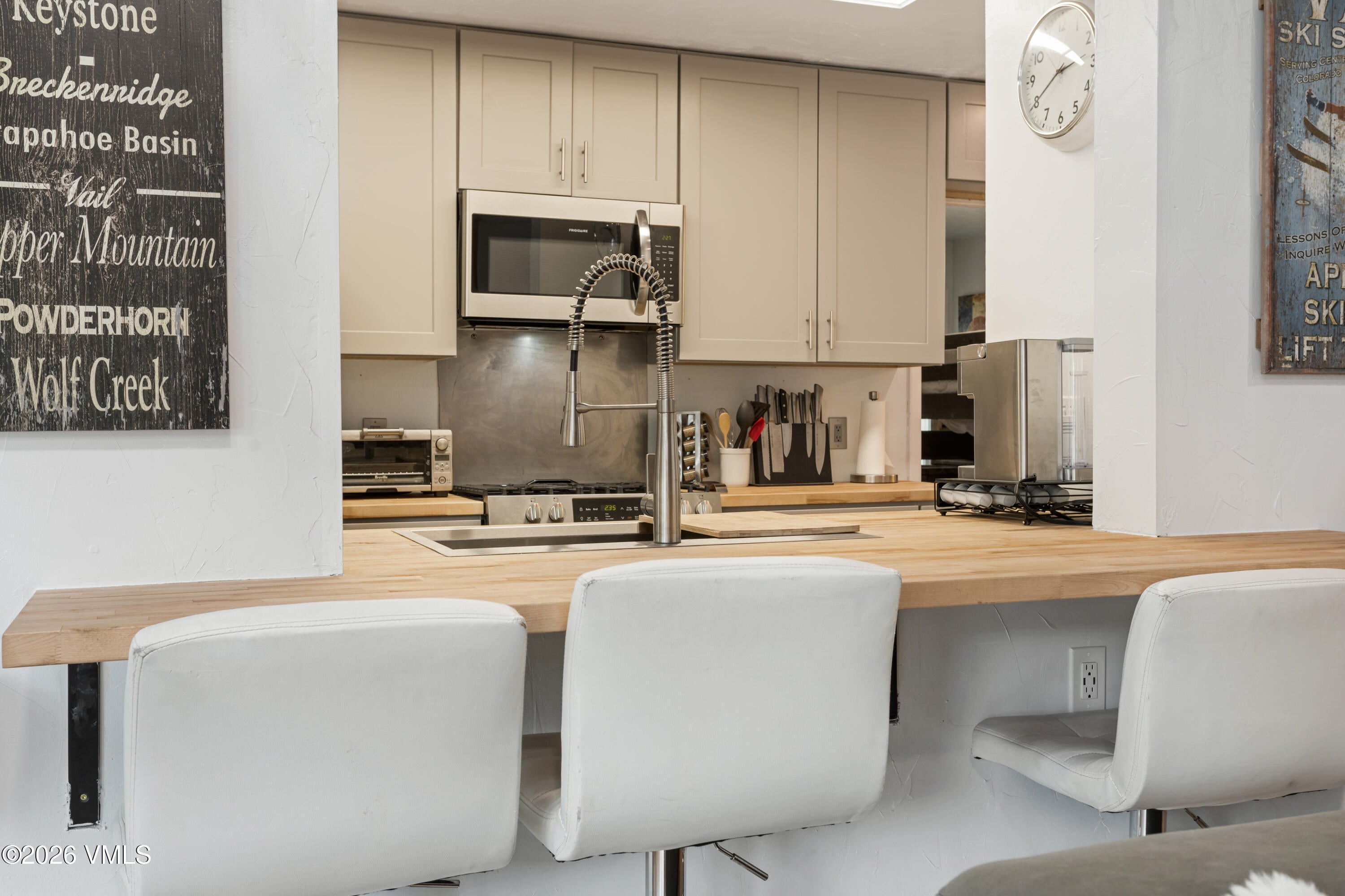 Vail, Colorado, 81657, United States, 2 Bedrooms Bedrooms, ,1 BathroomBathrooms,Residential,For Sale,2011141