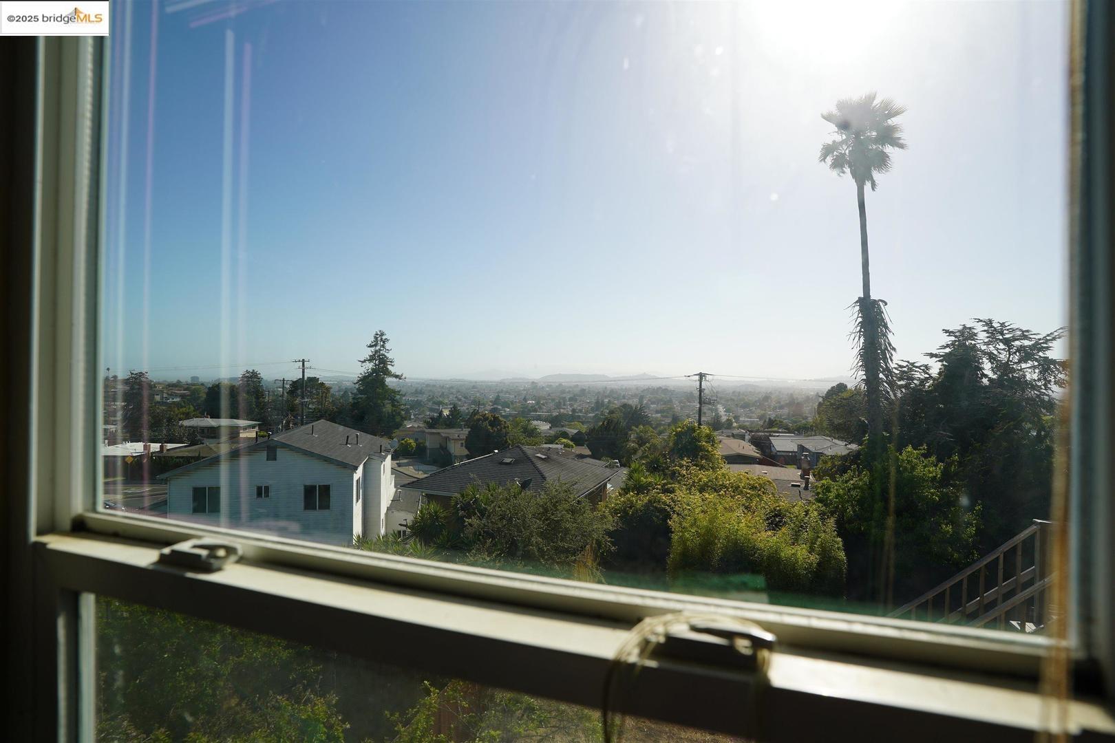 Richmond, California, 94805, United States, 5 Bedrooms Bedrooms, ,2 BathroomsBathrooms,Residential,For Sale,1895644