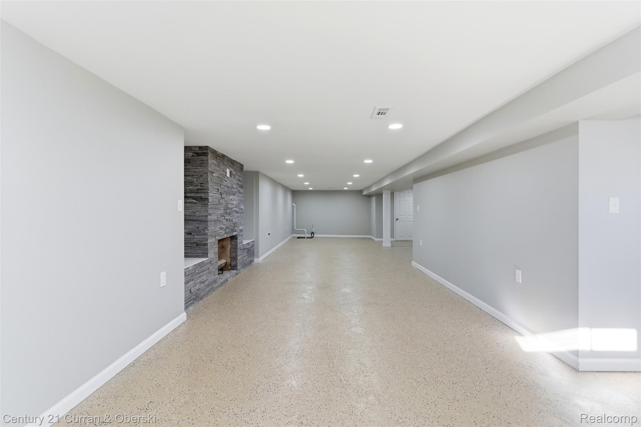 Brownstown Charter Township, Michigan, 48174, United States, 3 Bedrooms Bedrooms, ,2 BathroomsBathrooms,Residential,For Sale,1996649