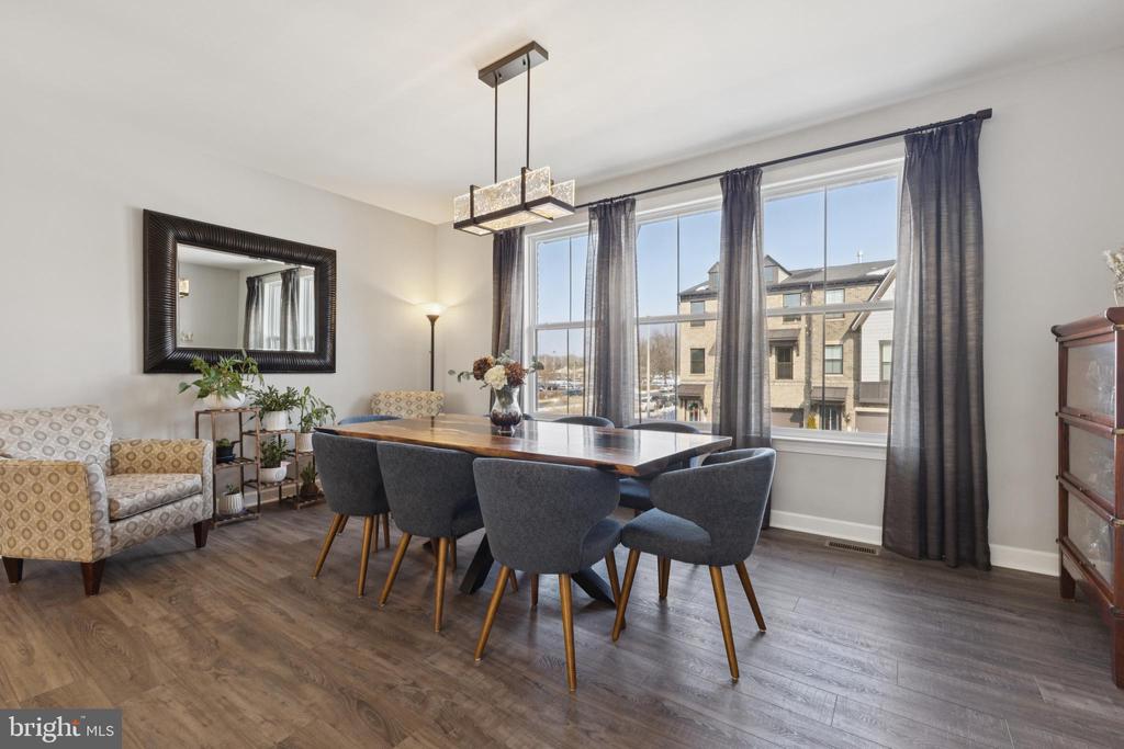 Alexandria, Virginia, 22306, United States, 3 Bedrooms Bedrooms, ,4 BathroomsBathrooms,Residential,For Sale,2019701