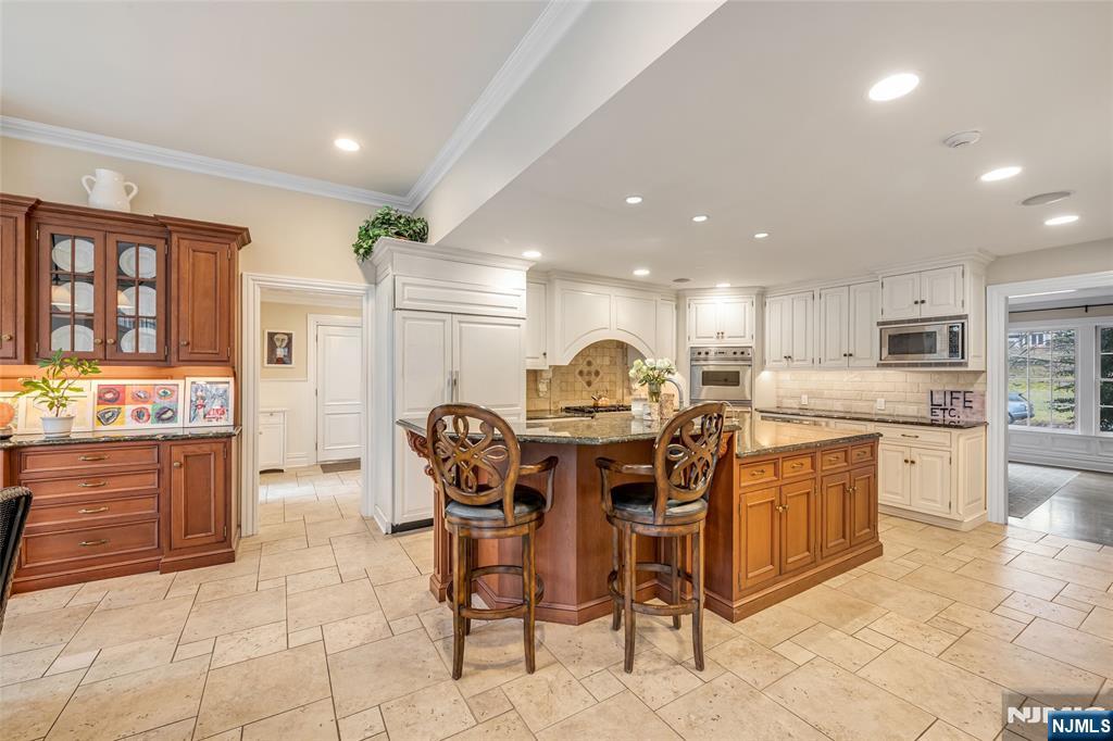Tenafly, New Jersey, 07670, United States, 6 Bedrooms Bedrooms, ,5 BathroomsBathrooms,Residential,For Sale,1743574