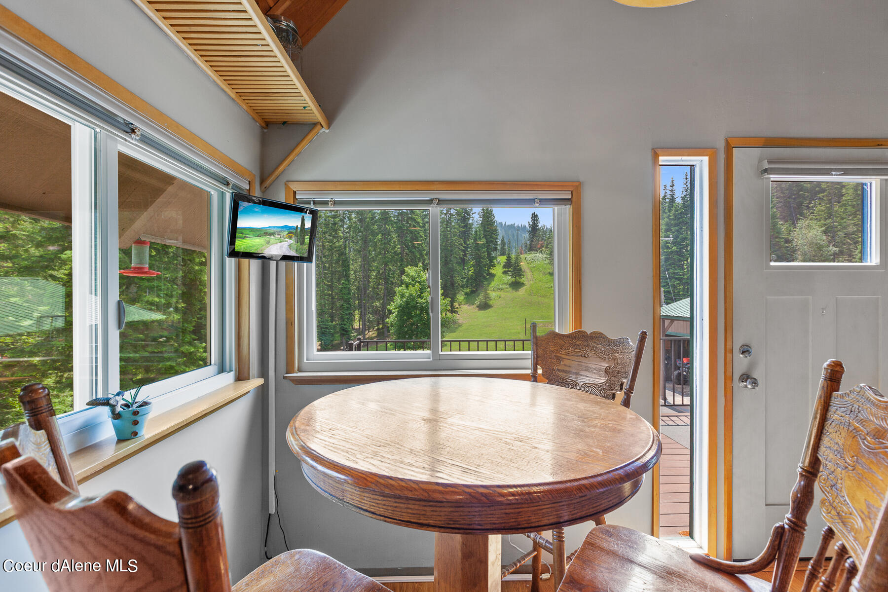 Coeur d'Alene, Idaho, 83814, United States, 4 Bedrooms Bedrooms, ,3 BathroomsBathrooms,Residential,For Sale,1974008