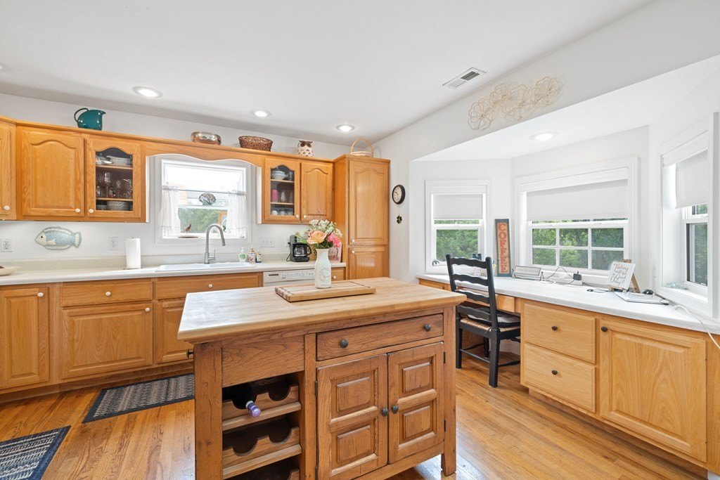 Murphy, North Carolina, 28906, United States, 2 Bedrooms Bedrooms, ,2 BathroomsBathrooms,Residential,For Sale,1923823