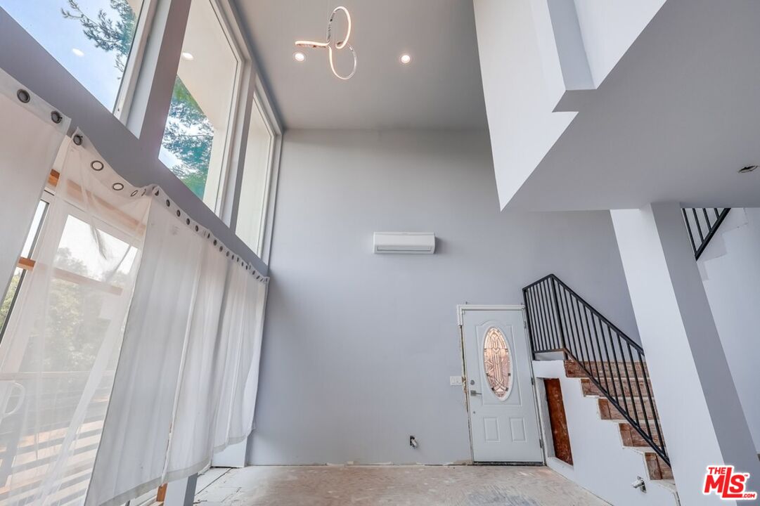 Los Angeles, California, 90046, United States, 3 Bedrooms Bedrooms, ,2 BathroomsBathrooms,Residential,For Sale,1908344