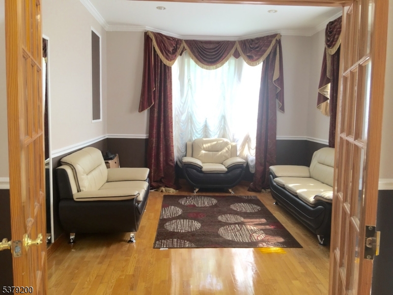 Marlboro Twp., New Jersey, 07751, United States, 3 Bedrooms Bedrooms, ,3 BathroomsBathrooms,Residential,For Sale,1919830