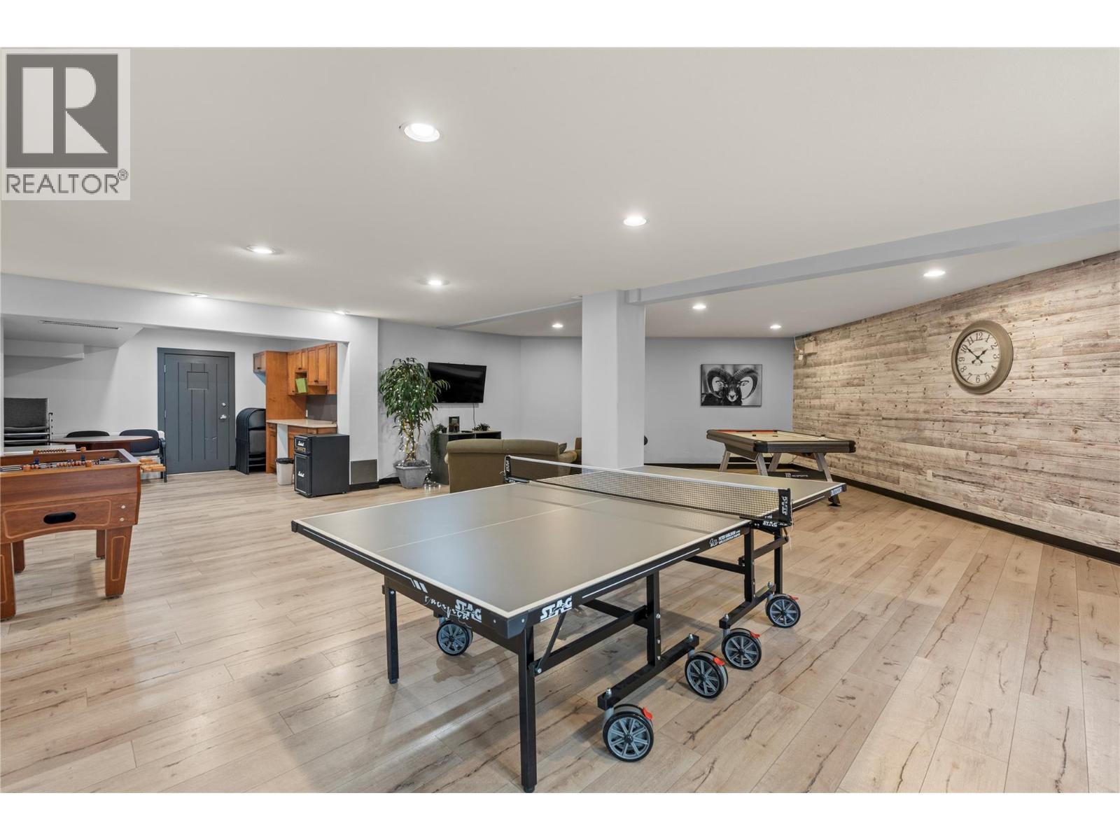 KELOWNA, British Columbia, V1Z 3R8, CA, 2 Bedrooms Bedrooms, ,2 BathroomsBathrooms,Residential,For Sale,1950857
