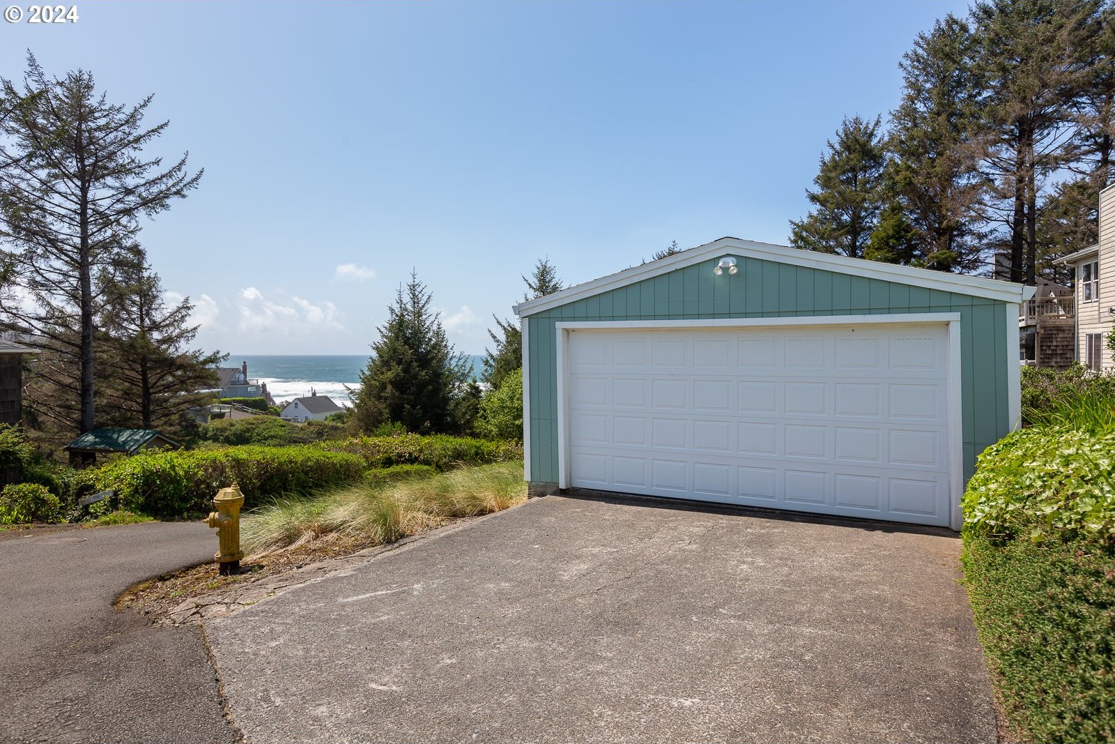 Lincoln City, Oregon, 97367, United States, 3 Bedrooms Bedrooms, ,2 BathroomsBathrooms,Residential,For Sale,1735832