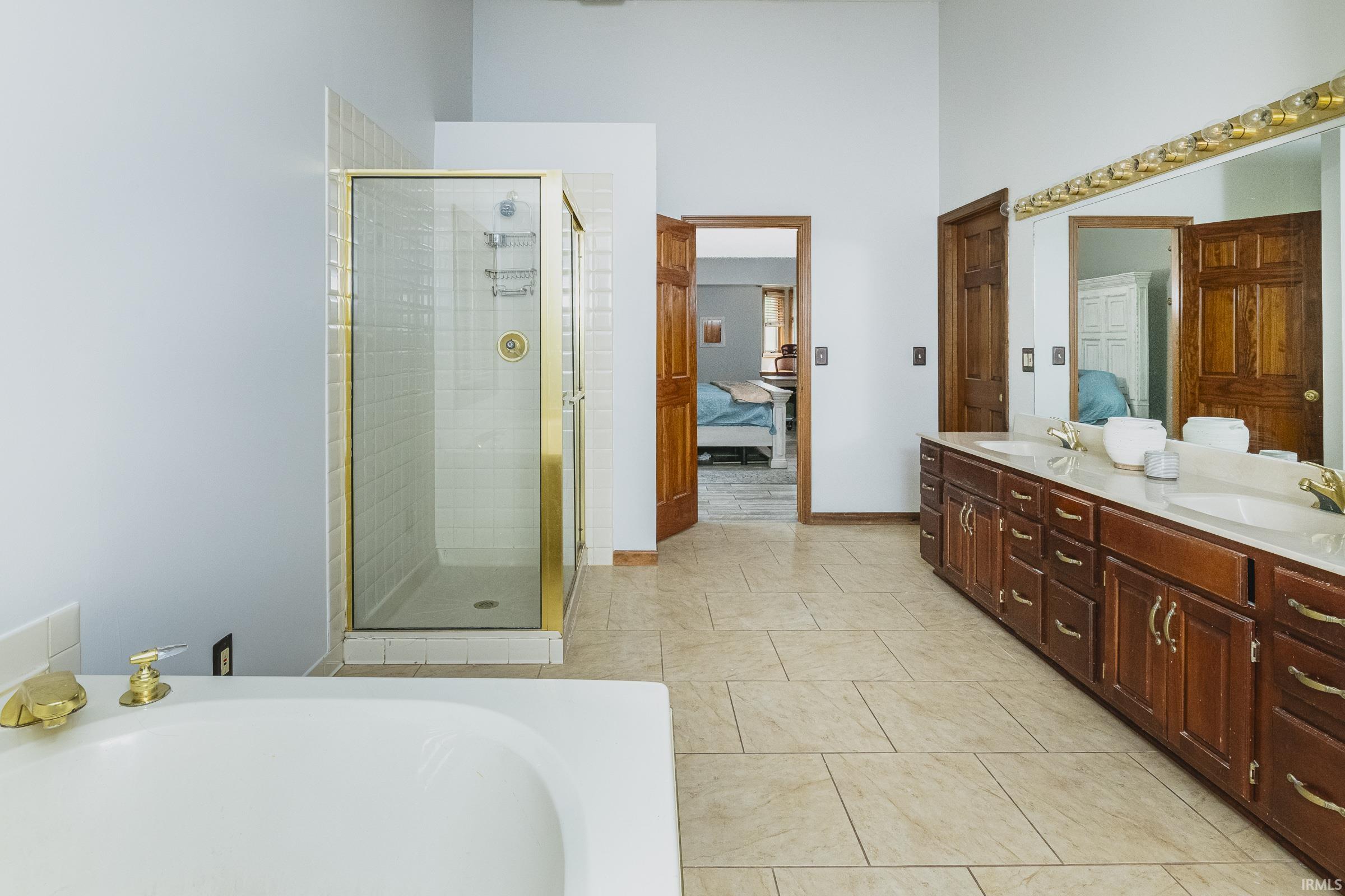 Bloomington, Indiana, 47404, United States, 4 Bedrooms Bedrooms, ,6 BathroomsBathrooms,Residential,For Sale,2005085