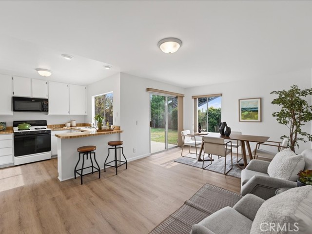 Tustin, California, 92780, United States, 4 Bedrooms Bedrooms, ,2 BathroomsBathrooms,Residential,For Sale,2012754