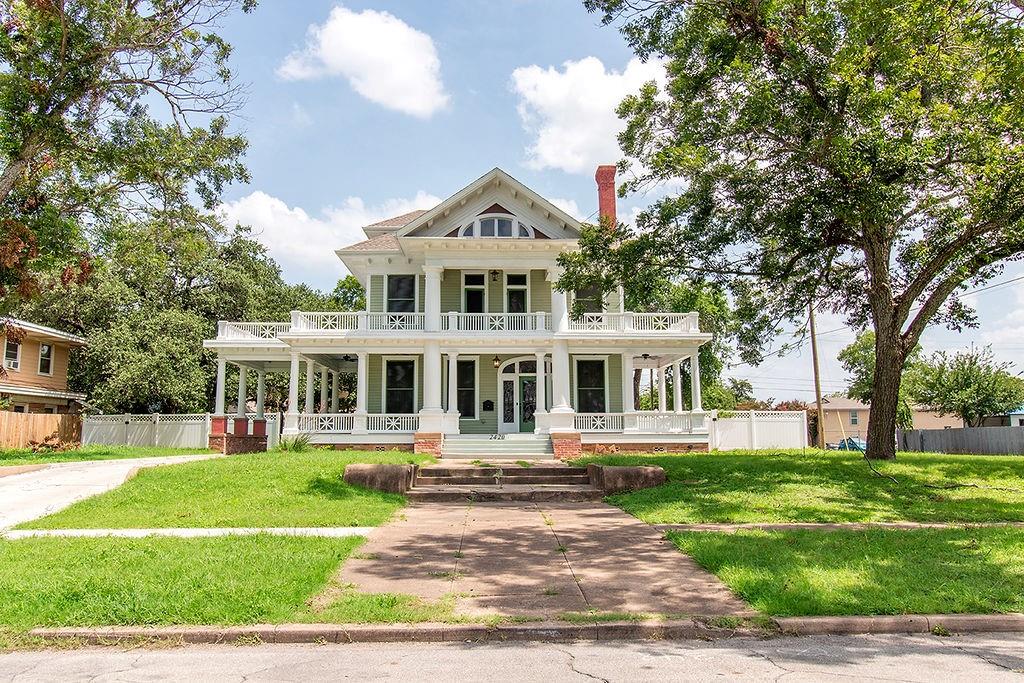 Waco, Texas, 76707, United States, 3 Bedrooms Bedrooms, ,4 BathroomsBathrooms,Residential,For Sale,1897293