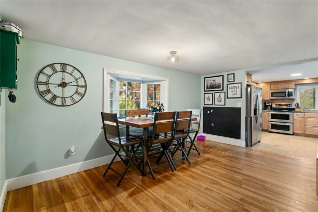 Marlborough, Massachusetts, 01752, United States, 3 Bedrooms Bedrooms, ,2 BathroomsBathrooms,Residential,For Sale,1968899