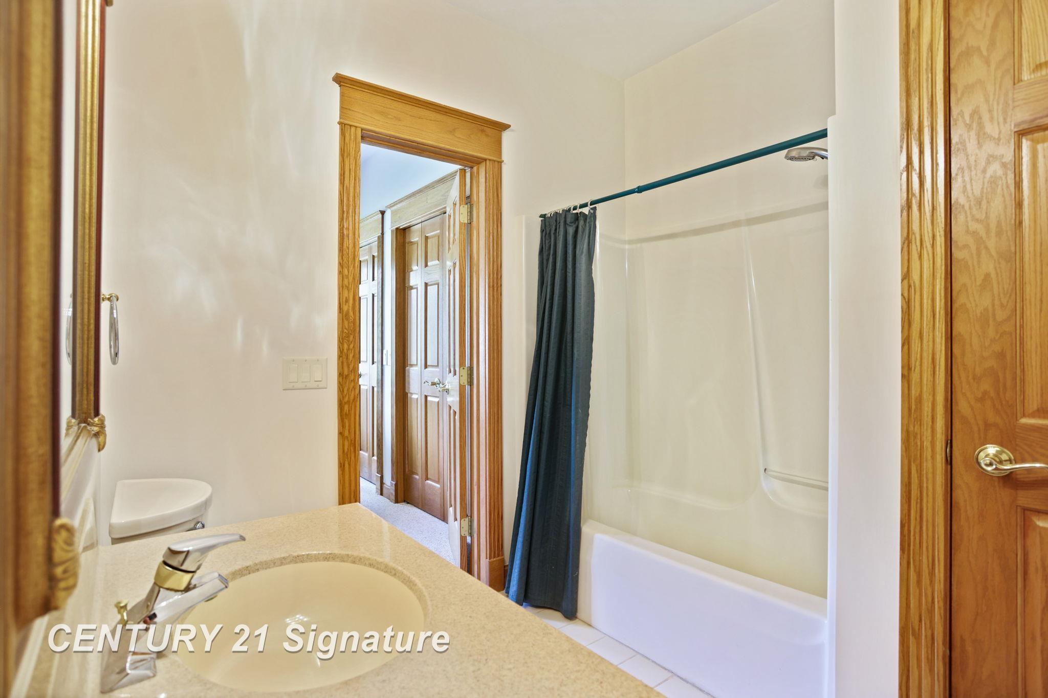 Saginaw, Michigan, 48603, United States, 4 Bedrooms Bedrooms, ,4 BathroomsBathrooms,Residential,For Sale,1979147