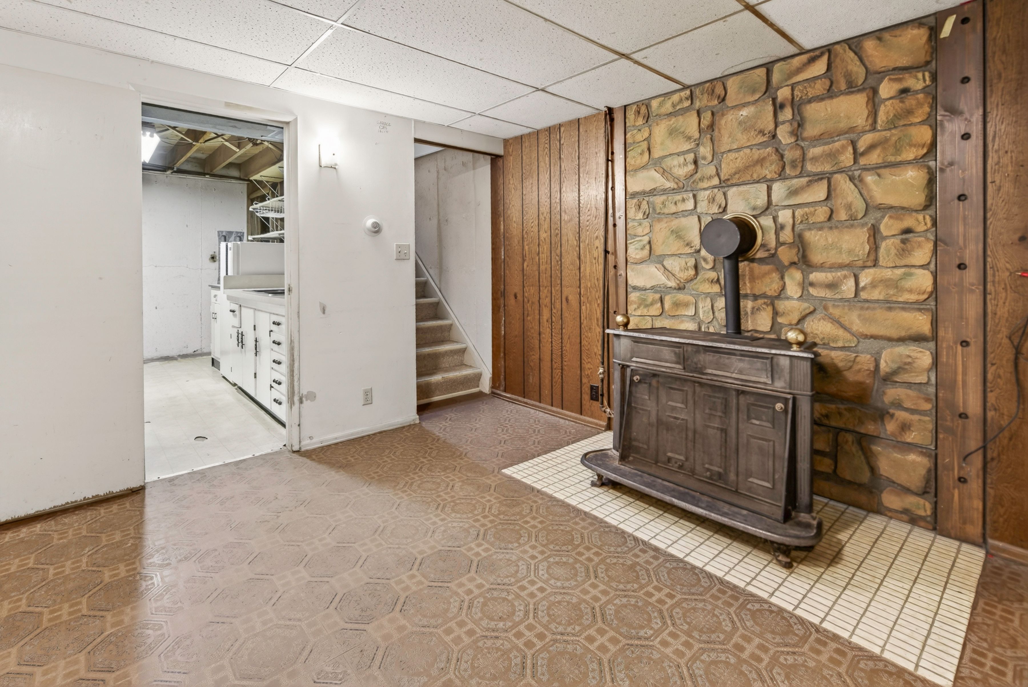  Opportunity Knocks with this Sprawling Ranch Home in Keewaydin Meadows - 物件實景