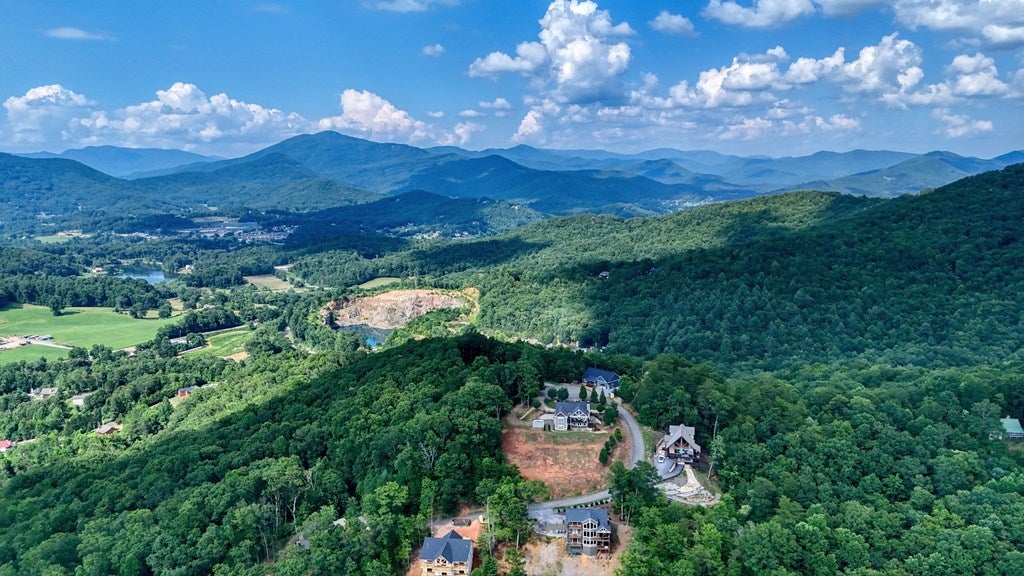 Hiawassee, Georgia, 30546, United States, 3 Bedrooms Bedrooms, ,4 BathroomsBathrooms,Residential,For Sale,1721105