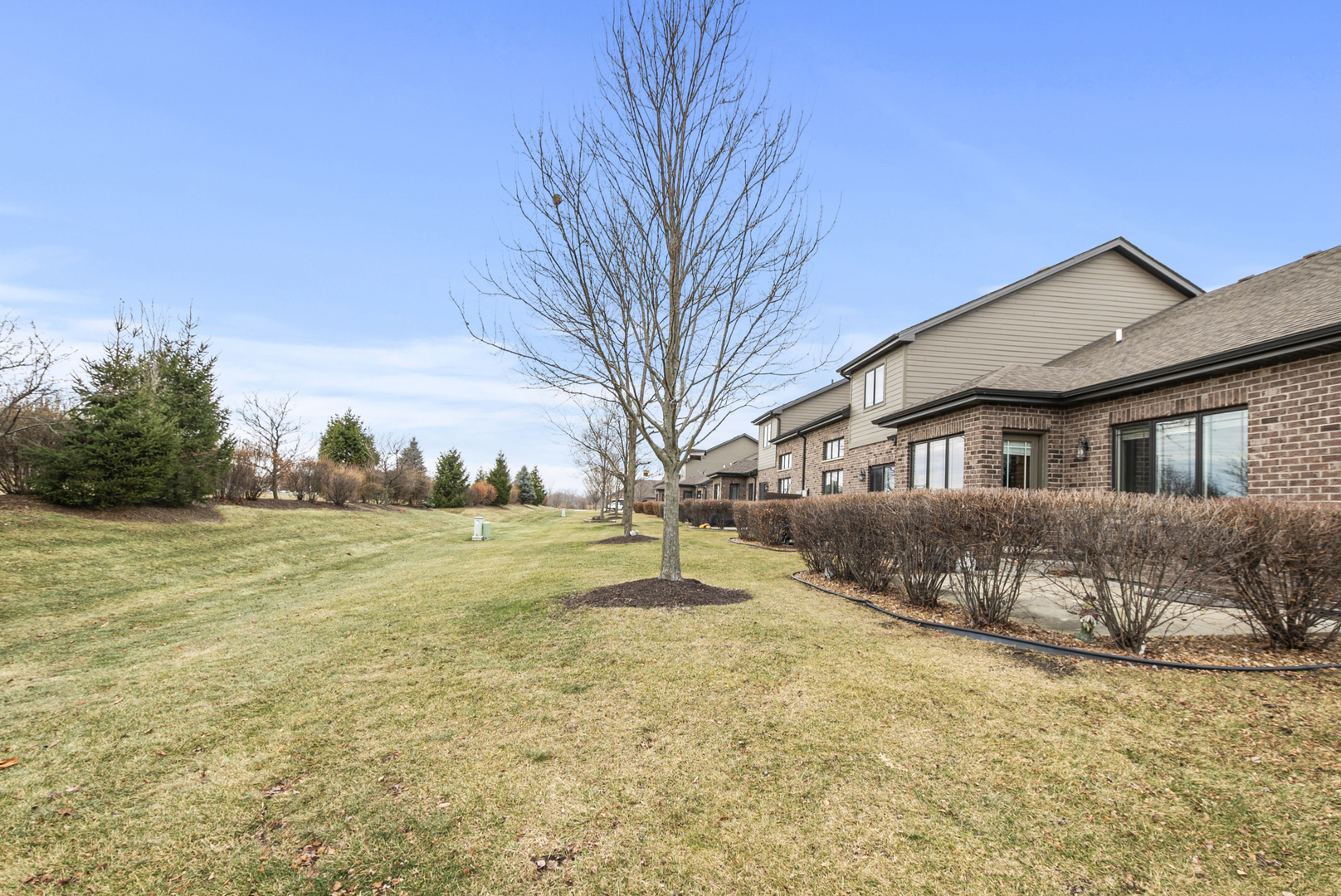 Mokena, Illinois, 60448, United States, 2 Bedrooms Bedrooms, ,3 BathroomsBathrooms,Residential,For Sale,2007532