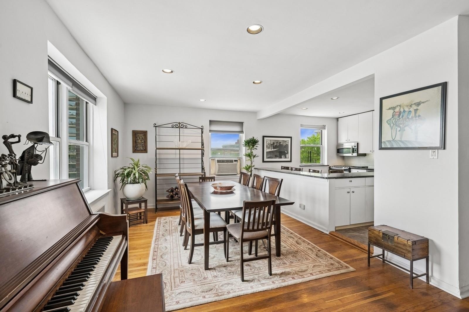 Beechhurst, New York, 11357, United States, 3 Bedrooms Bedrooms, ,2 BathroomsBathrooms,Residential,For Sale,1865157