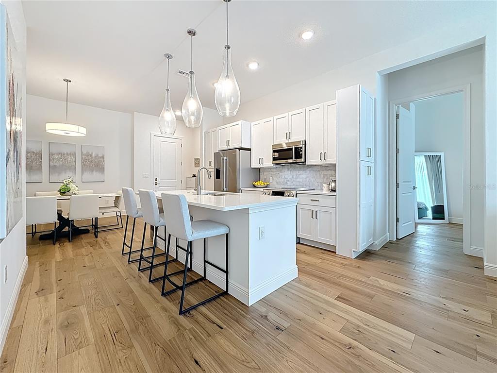St Petersburg, Florida, 33701, United States, 2 Bedrooms Bedrooms, ,2 BathroomsBathrooms,Residential,For Sale,1889931