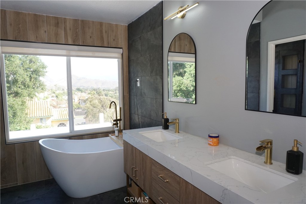 Corona, California, 92879, United States, 4 Bedrooms Bedrooms, ,3 BathroomsBathrooms,Residential,For Sale,1874942