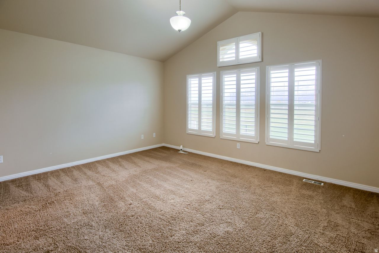 Clinton, Utah, 84015, United States, 6 Bedrooms Bedrooms, ,3 BathroomsBathrooms,Residential,For Sale,1995951