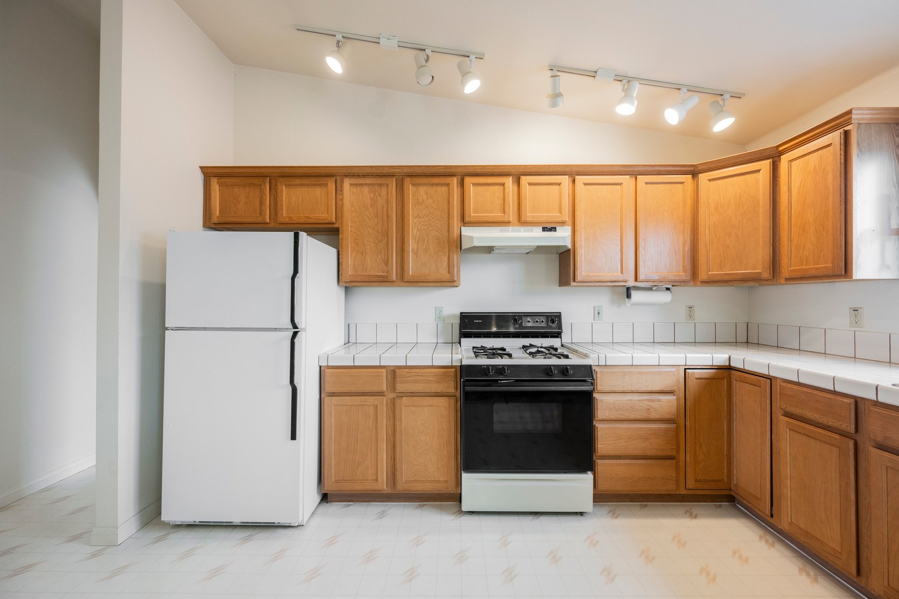  Rare Half Acre Opportunity in Henderson HOA, RV Hookups, Endless Potential - 物件實景