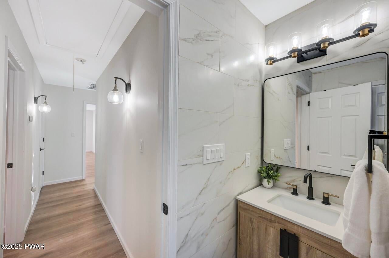 Lords Valley, Pennsylvania, 18428, United States, 6 Bedrooms Bedrooms, ,3 BathroomsBathrooms,Residential,For Sale,2001480