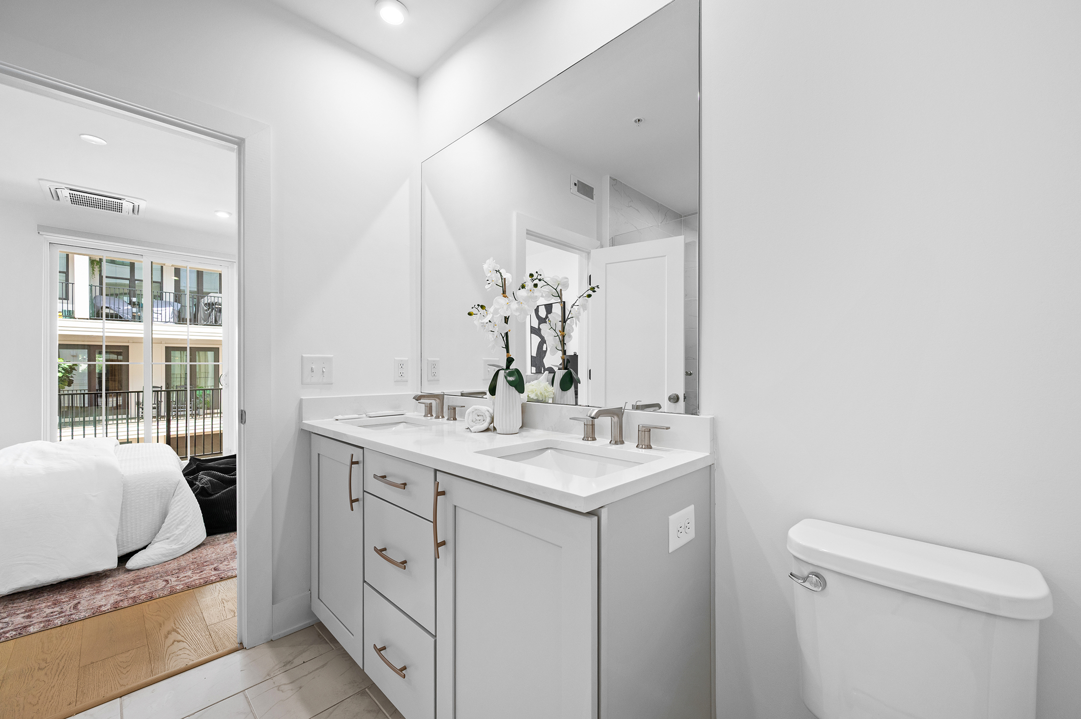  Modern, End-Unit Condo Perfectly Positioned in Decatur - 物件實景