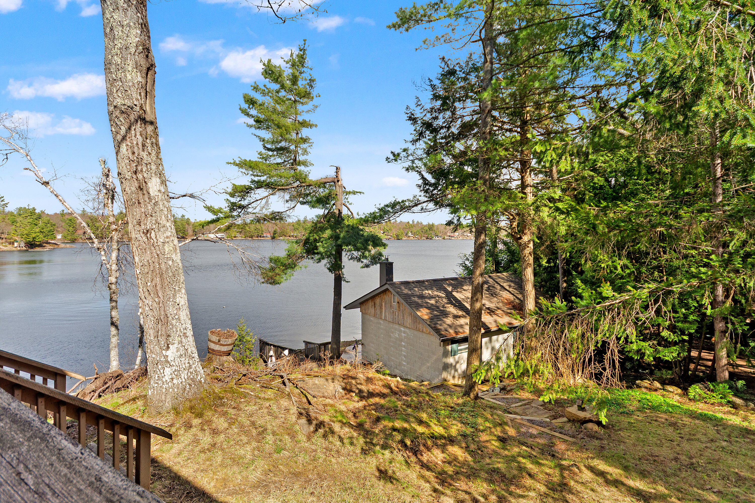  Gibson Lake Family Compound - 物件實景