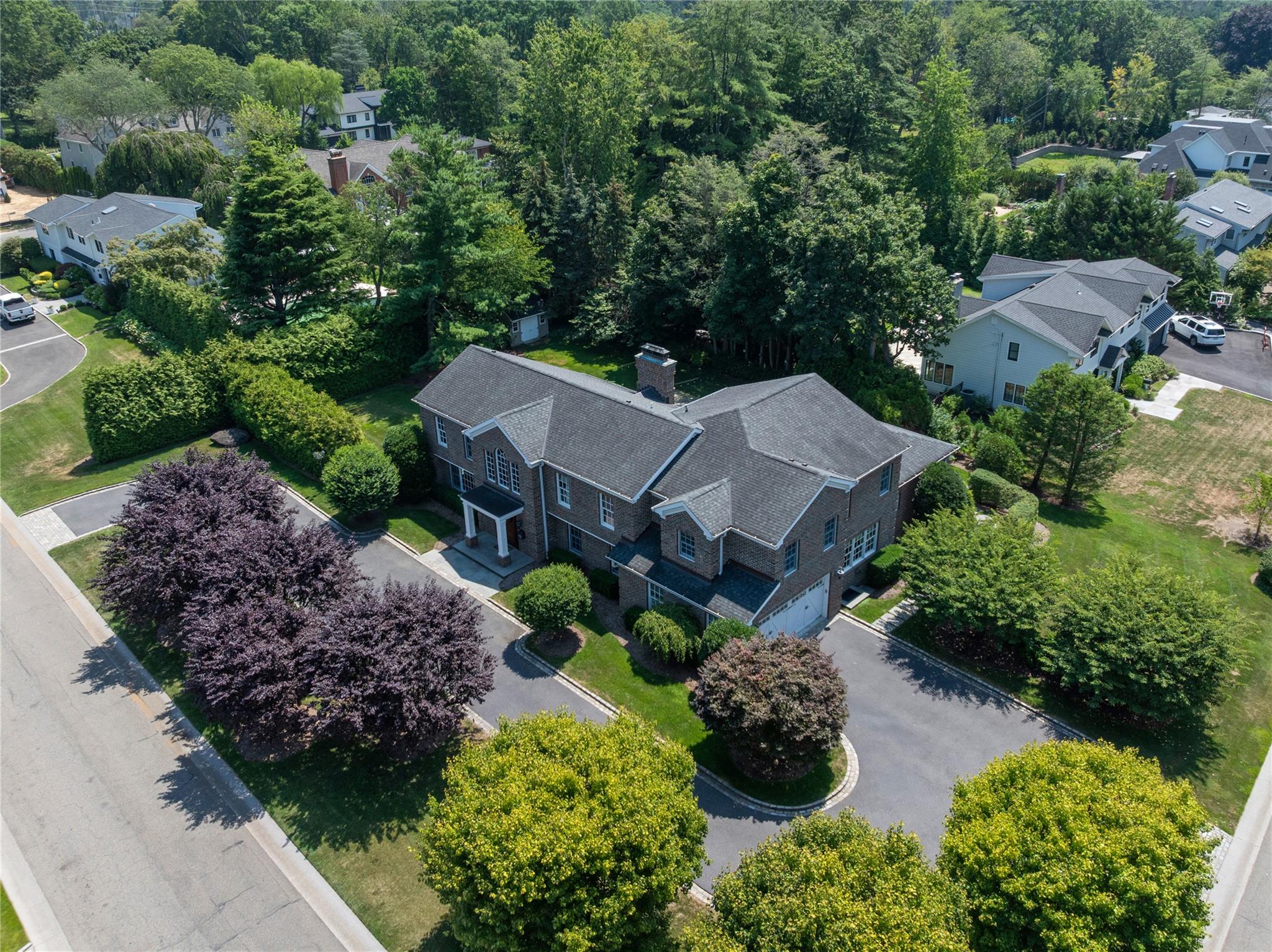 27 Hemlock Road, Manhasset, NY, 11030 