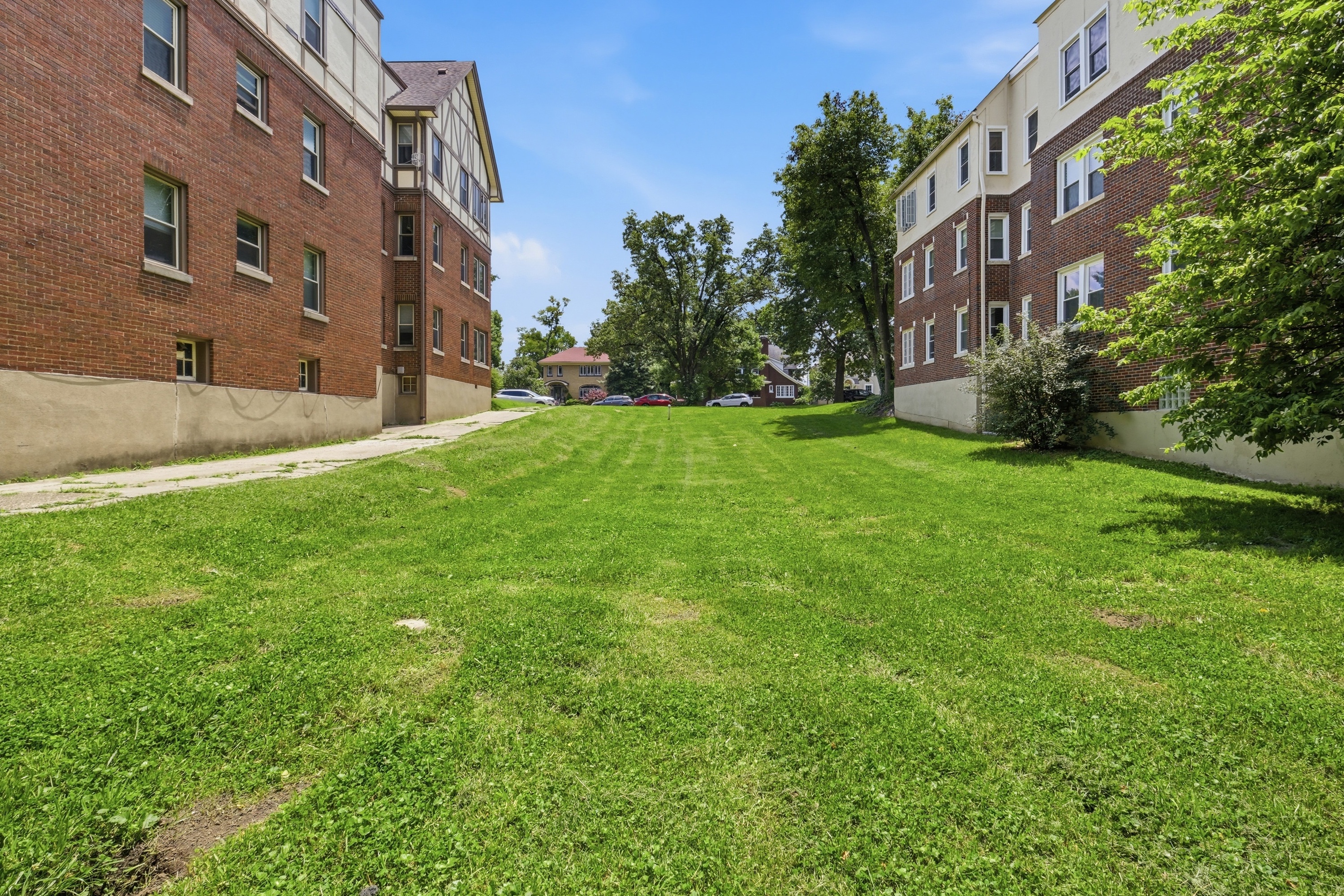  2055 Douglass Boulevard, Louisville, KY 40205 - 物件實景