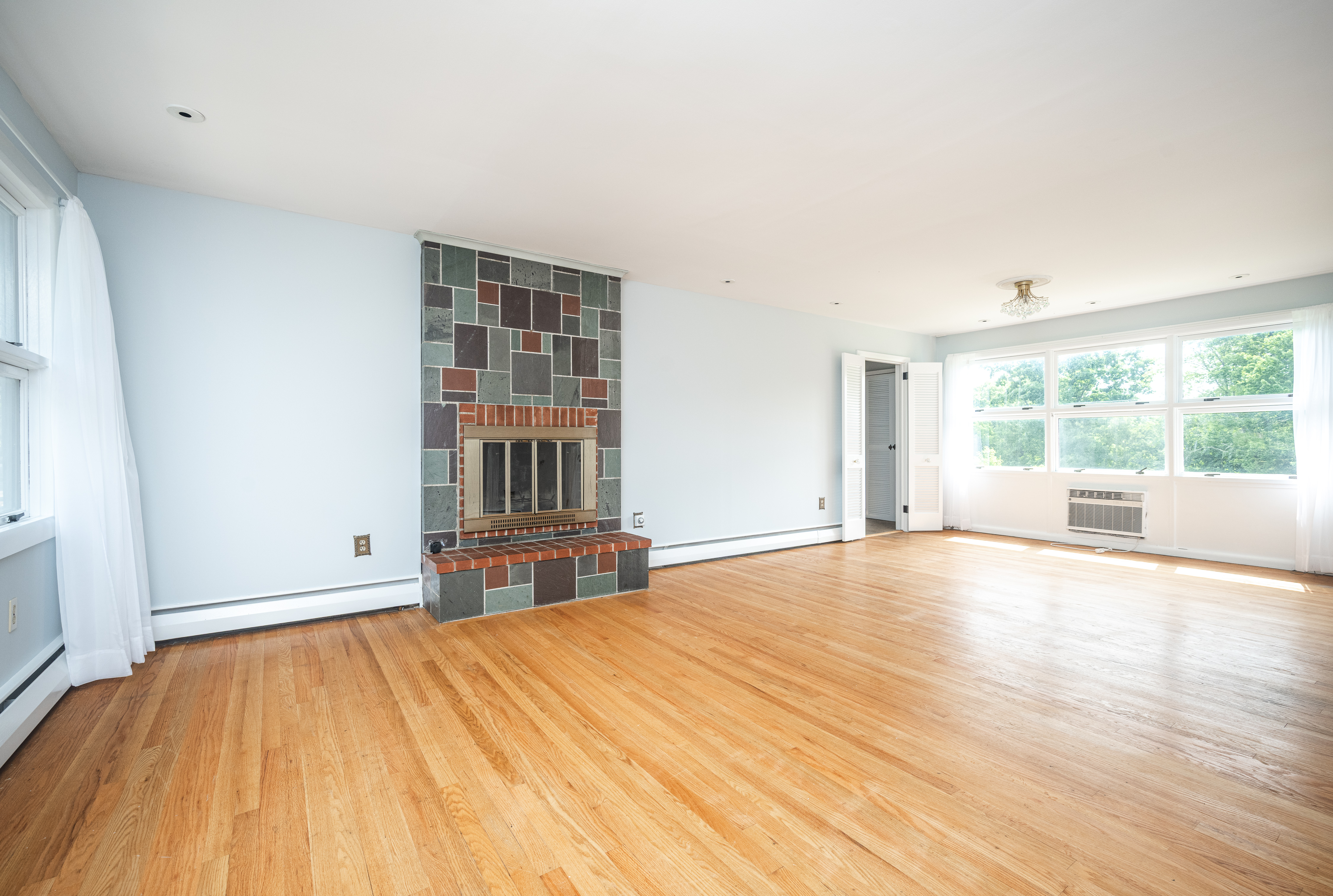  Ranch Style Home in Huntington Neighborhood - 物件實景