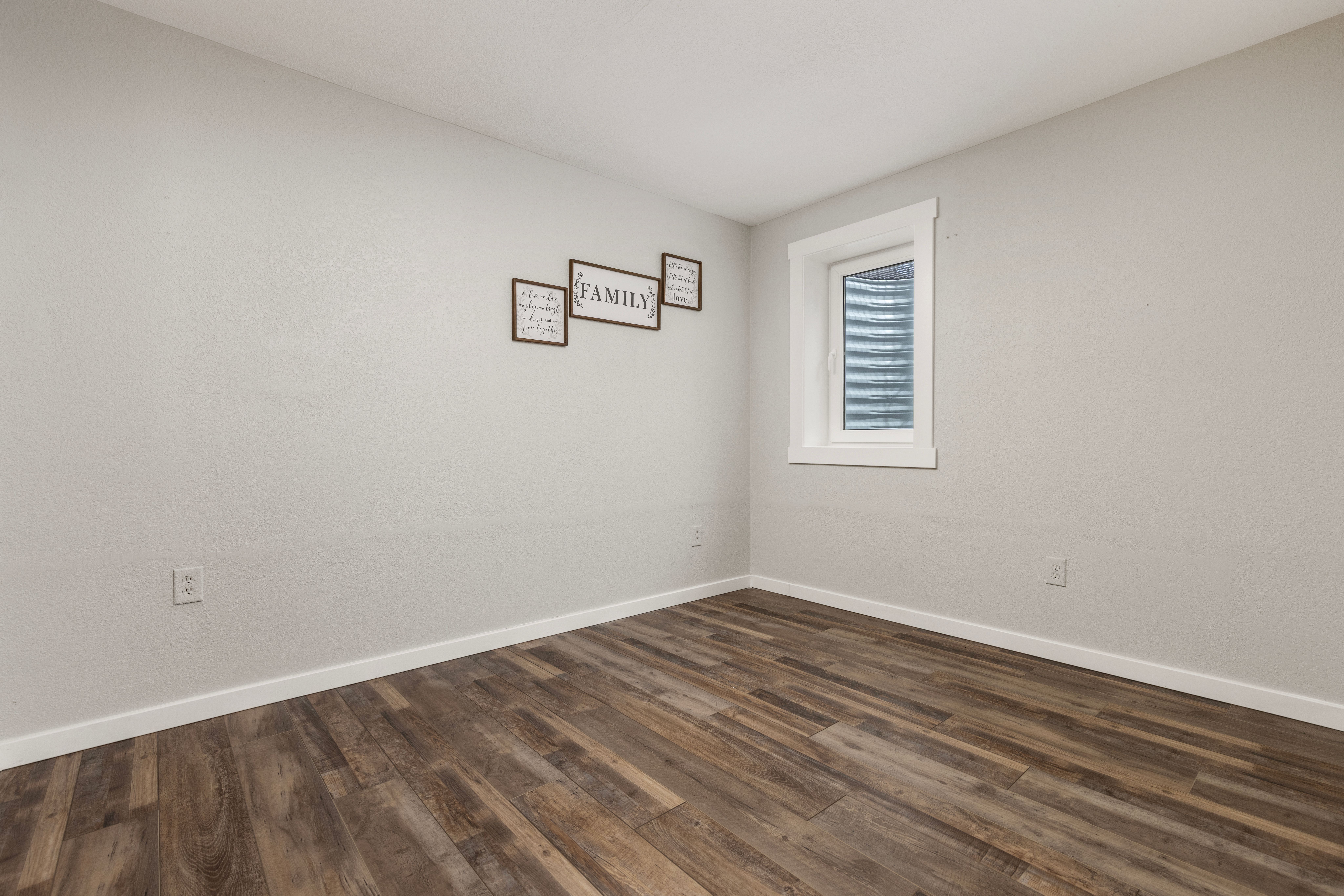  Beautifully Renovated Ranch Home for Multigeneration Living with Two Kitchens - 物件實景