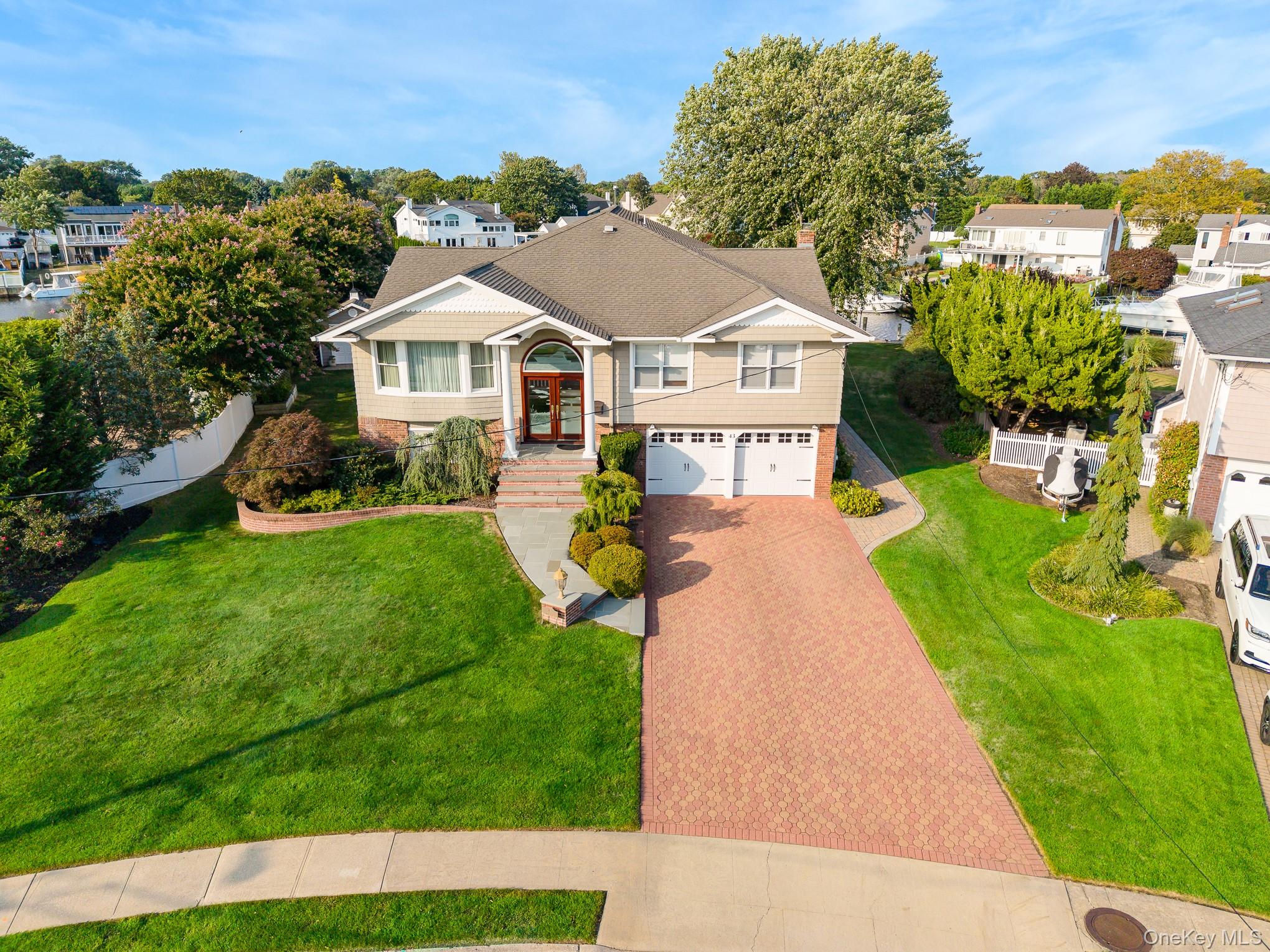 West Islip, New York, 11795, United States, 5 Bedrooms Bedrooms, ,5 BathroomsBathrooms,Residential,For Sale,1943882