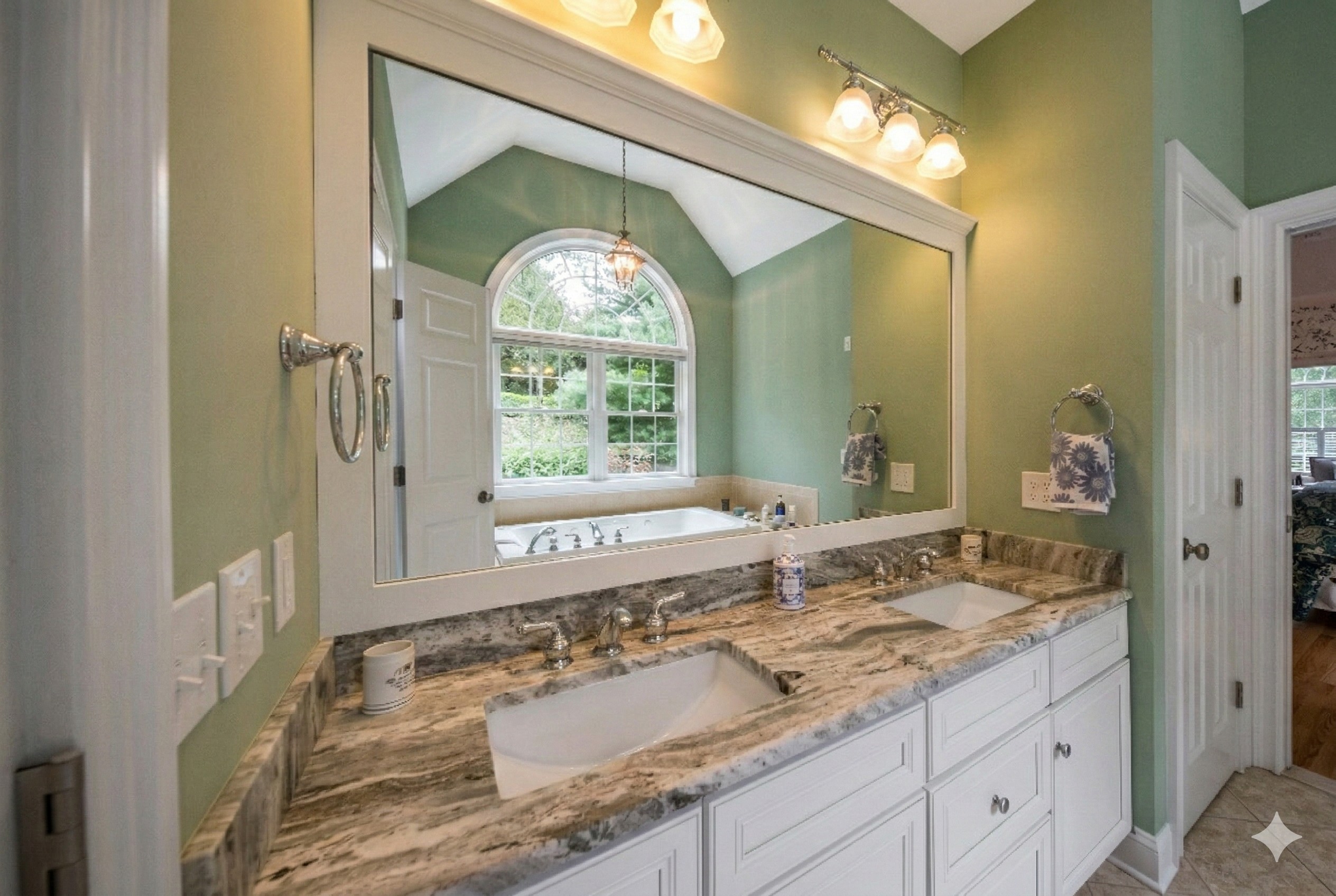  Meticulously Renovated Colonial is Coastal Sophistication - 物件實景