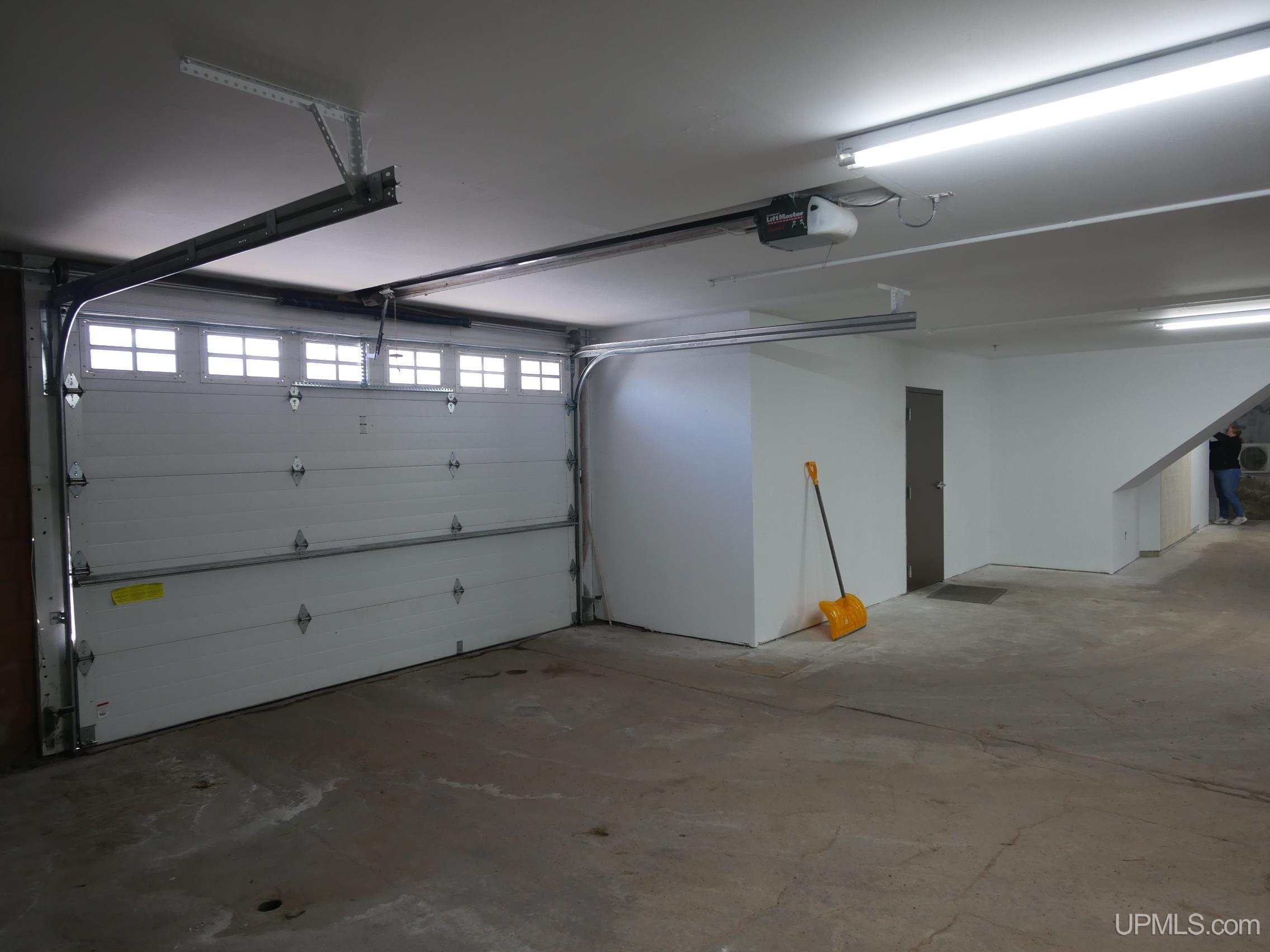 Houghton, Michigan, 49931, United States, 5 Bedrooms Bedrooms, ,2 BathroomsBathrooms,Residential,For Sale,1977730