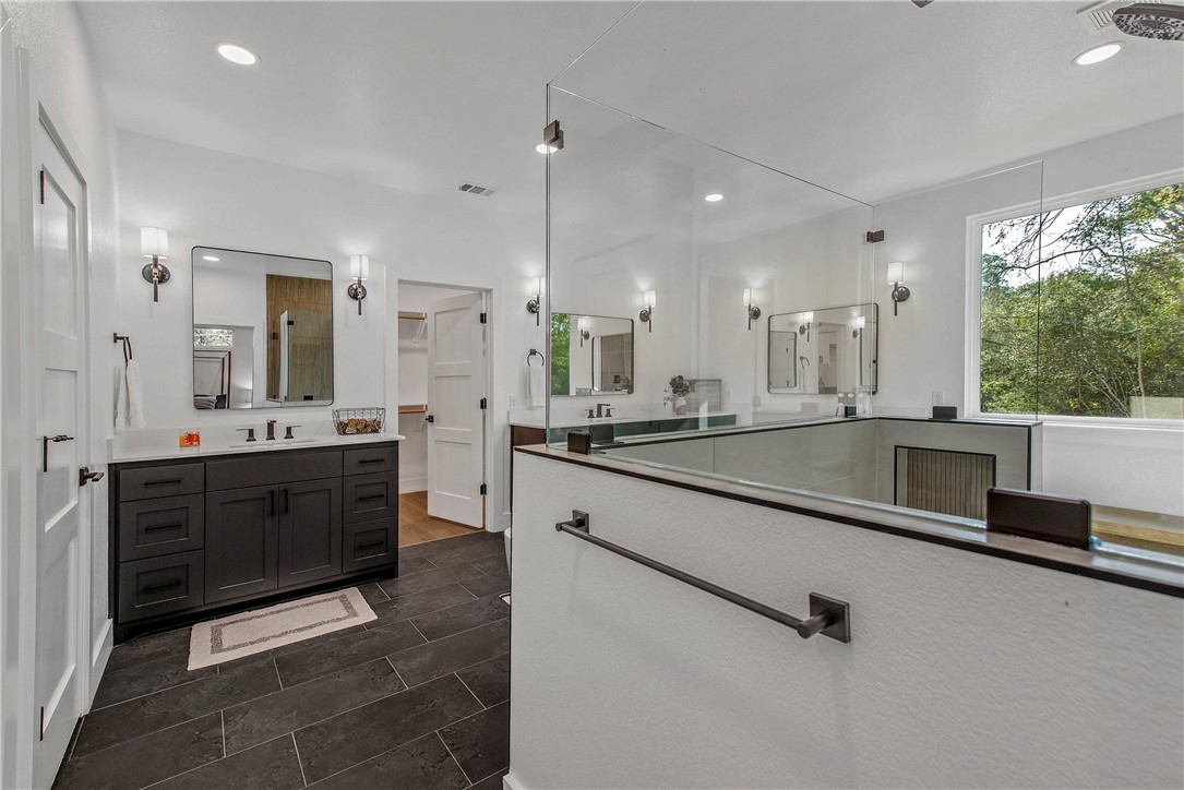 Franklin, Texas, 77856, United States, 4 Bedrooms Bedrooms, ,4 BathroomsBathrooms,Residential,For Sale,1973792