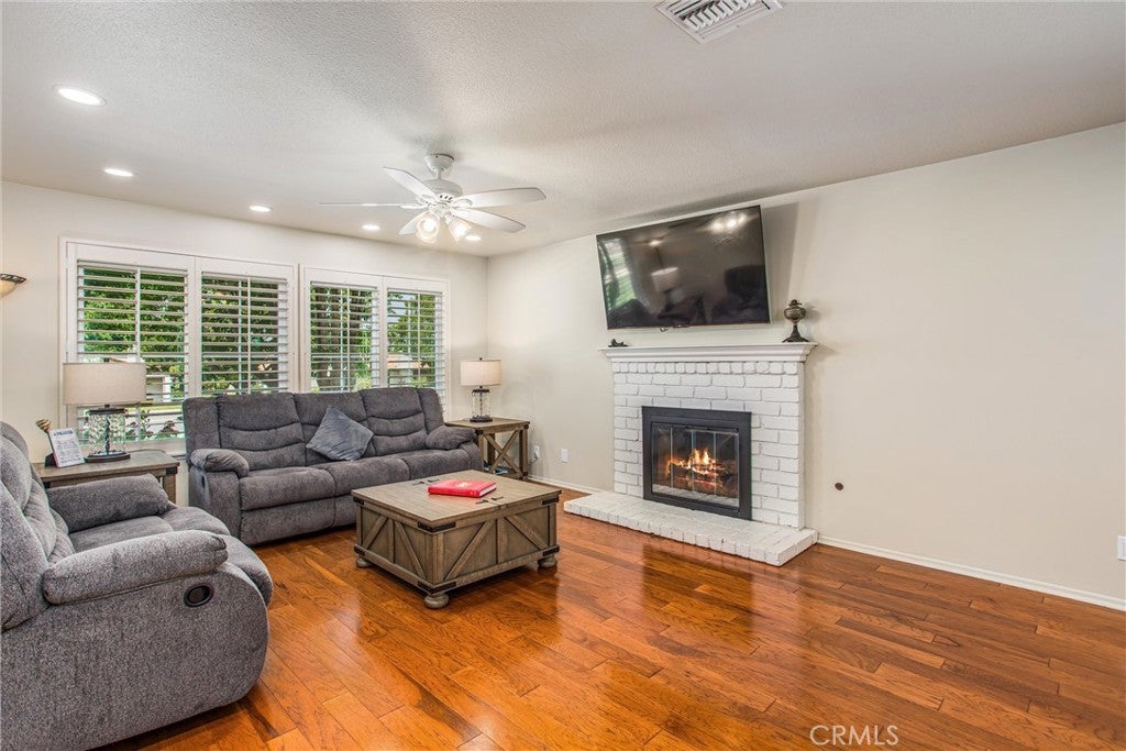 Redlands, California, 92374, United States, 3 Bedrooms Bedrooms, ,2 BathroomsBathrooms,Residential,For Sale,1936879
