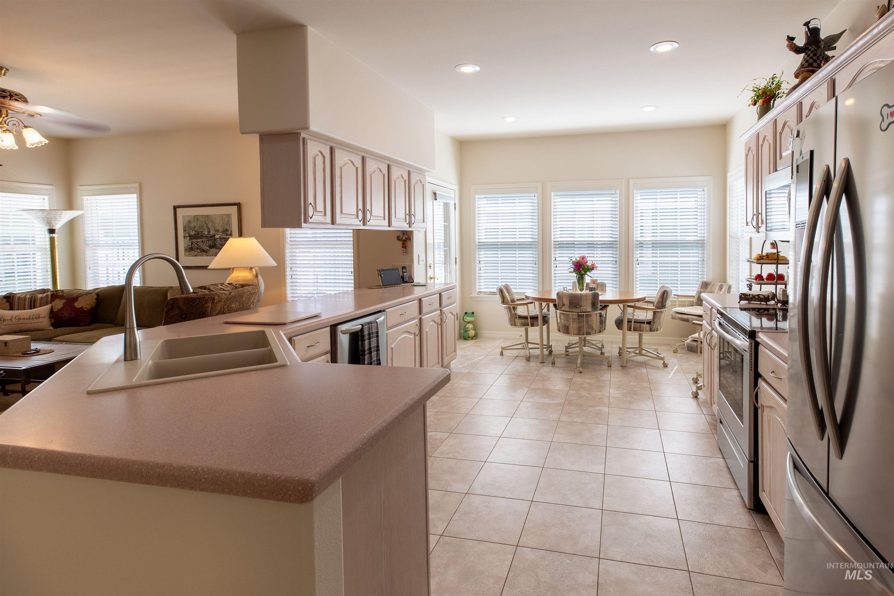 Meridian, Idaho, 83646, United States, 2 Bedrooms Bedrooms, ,Residential,For Sale,1889907