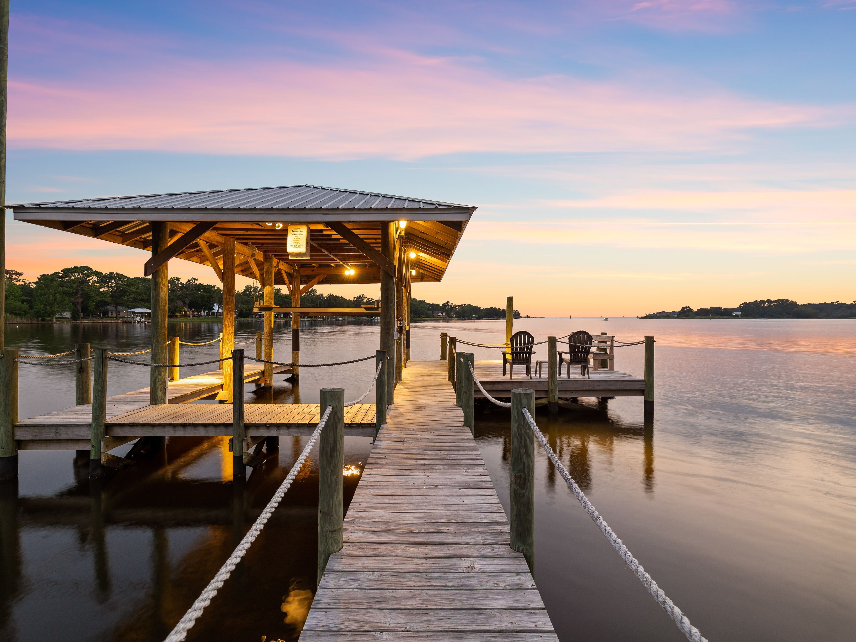  A Once-in-a-Generation Waterfront Estate with 725 Feet Bayou-Frontage - 物件實景