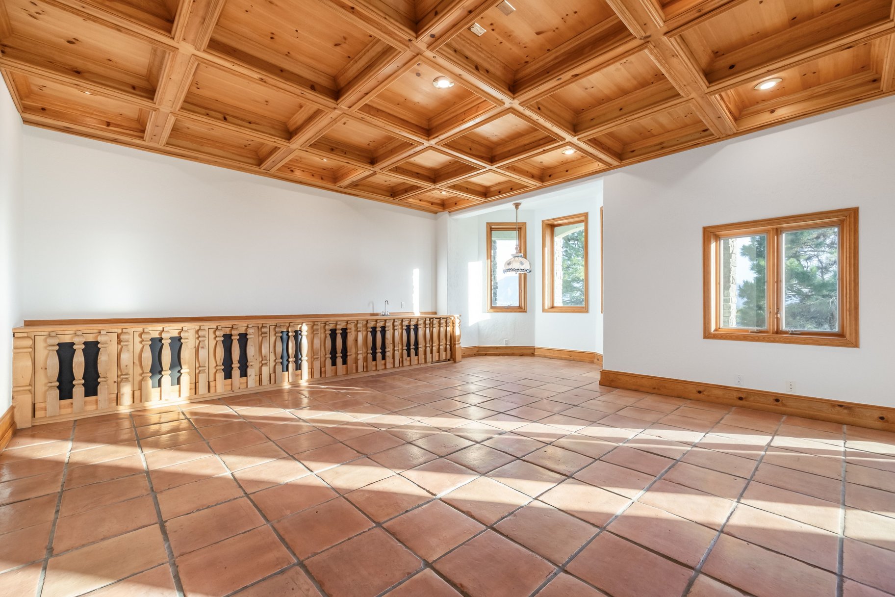 European Estate with Huge Views of the Valley - 物件實景