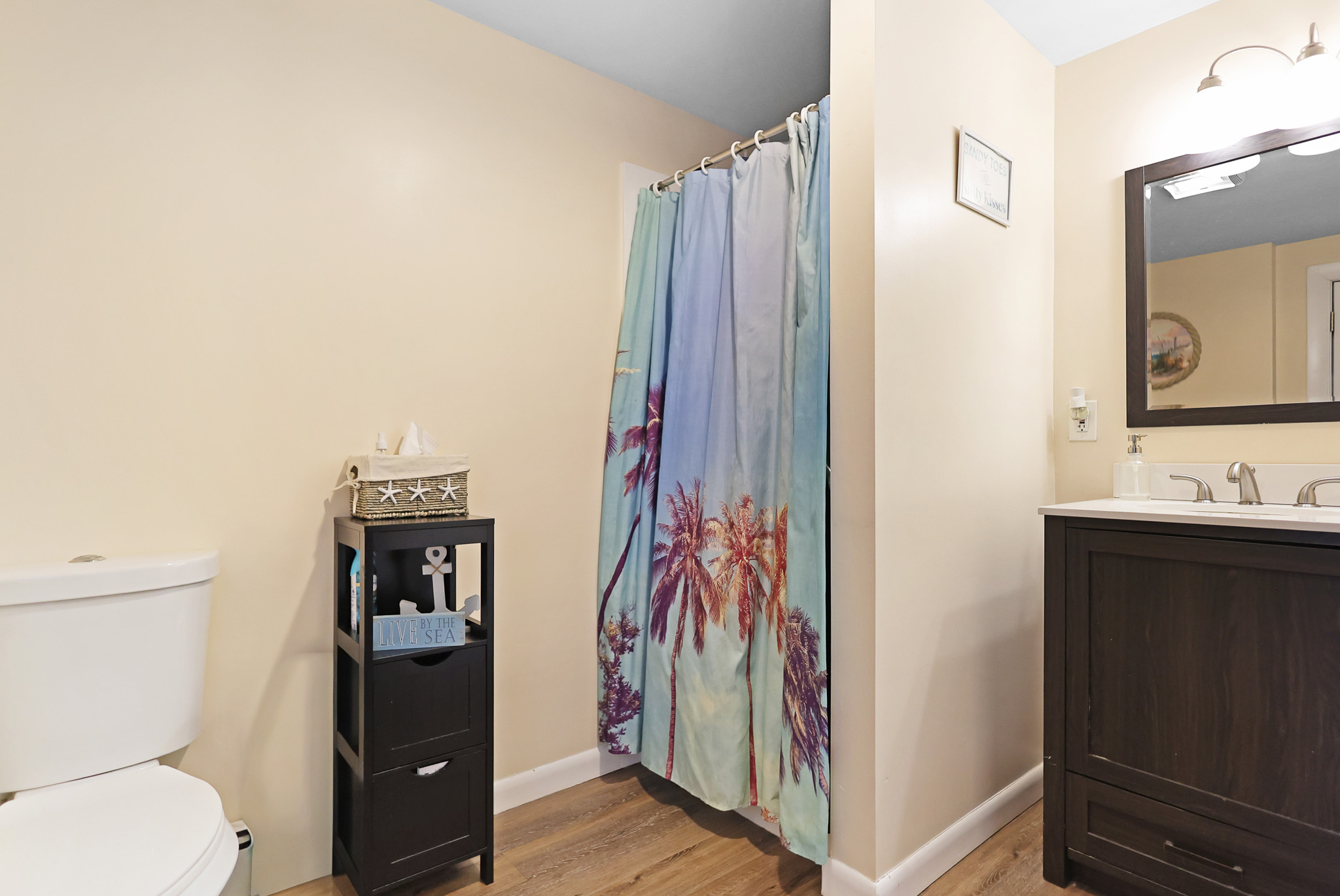 Haverhill, Massachusetts, 01830, United States, 3 Bedrooms Bedrooms, ,2 BathroomsBathrooms,Residential,For Sale,2048999