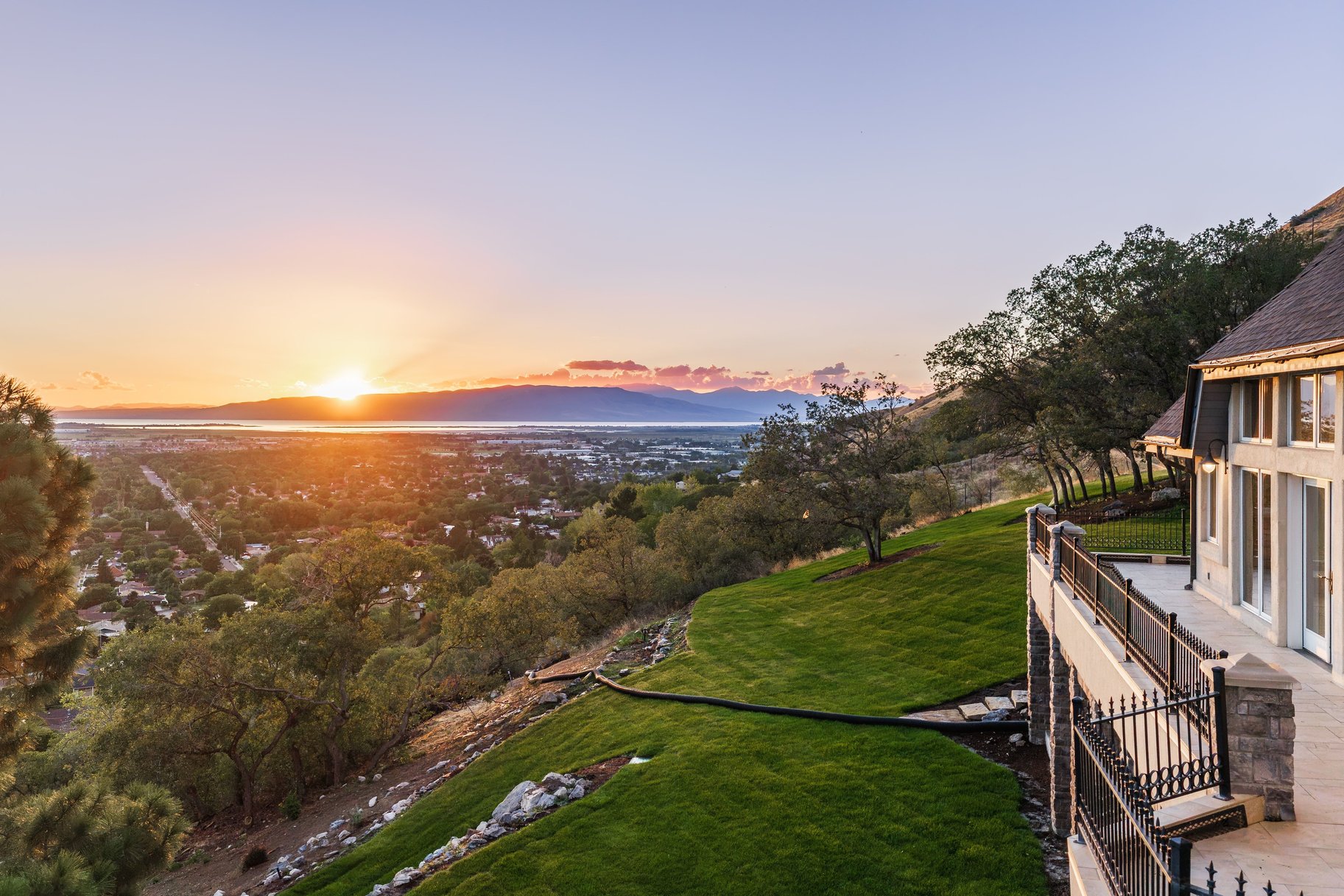  European Estate with Huge Views of the Valley - 物件實景