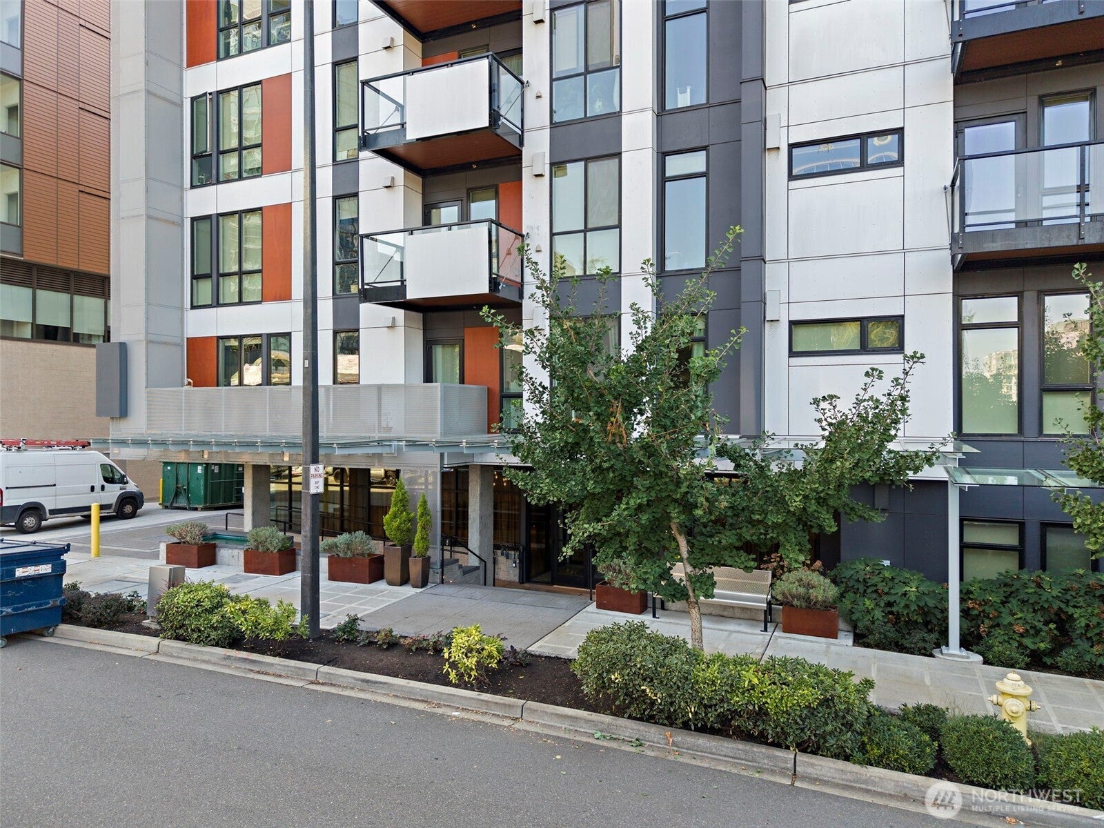 Bellevue, Washington, 98004, United States, 2 Bedrooms Bedrooms, ,1 BathroomBathrooms,Residential,For Sale,1975057