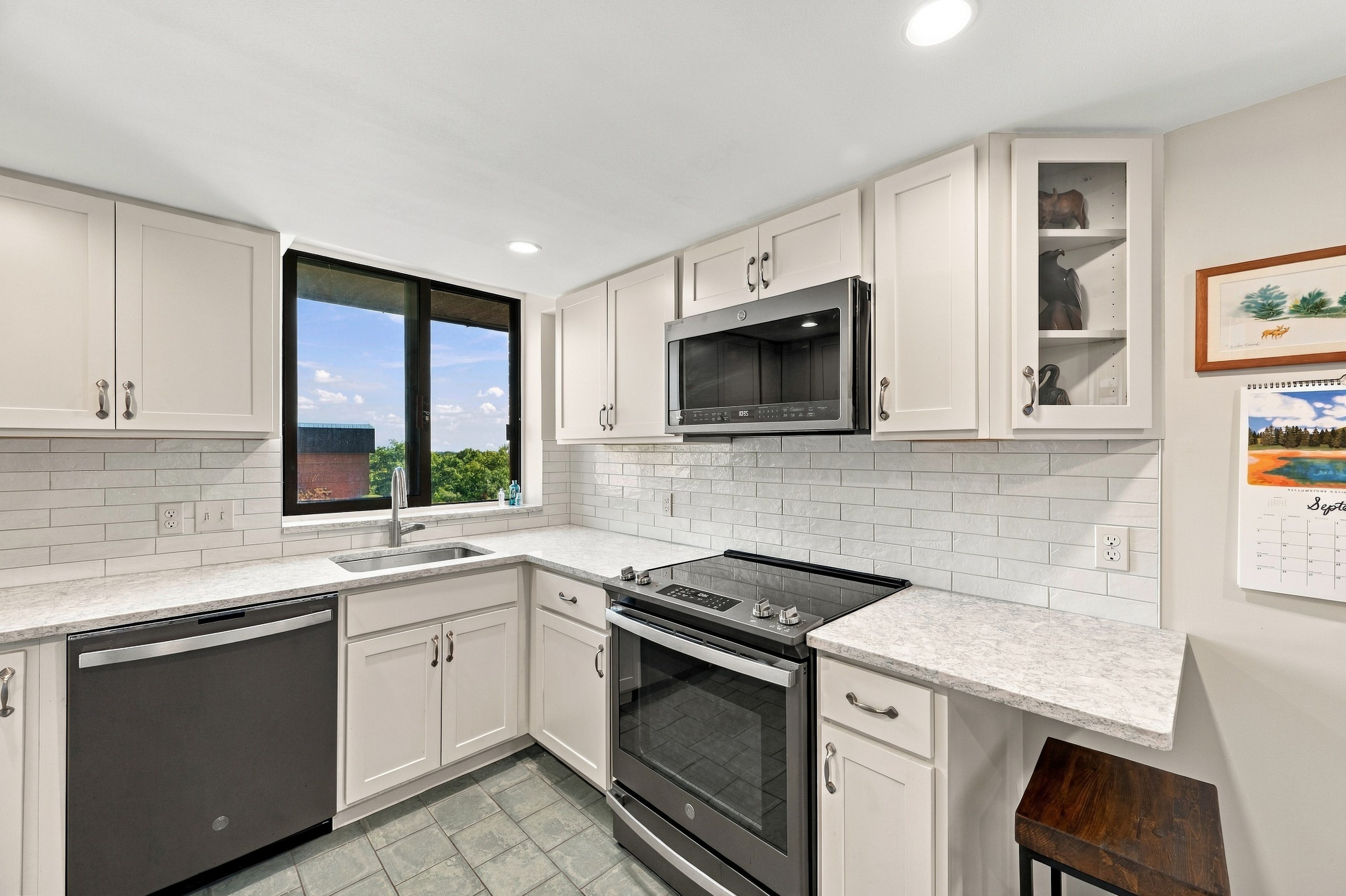  406 Paradise Road - Unit 3H, Swampscott, MA, 01907 - 物件實景