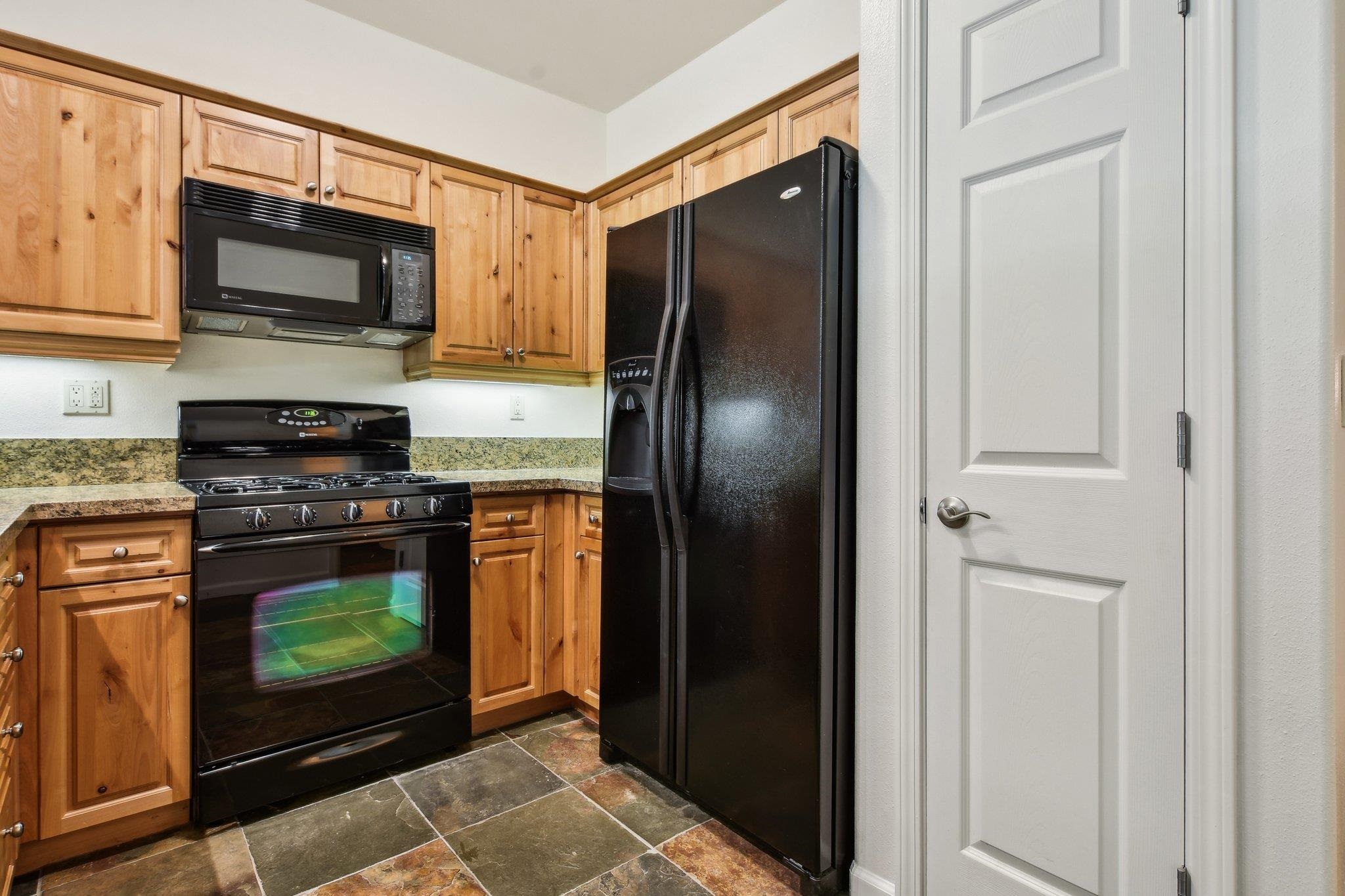 Truckee, California, 96161, United States, 2 Bedrooms Bedrooms, ,2 BathroomsBathrooms,Residential,For Sale,1838183