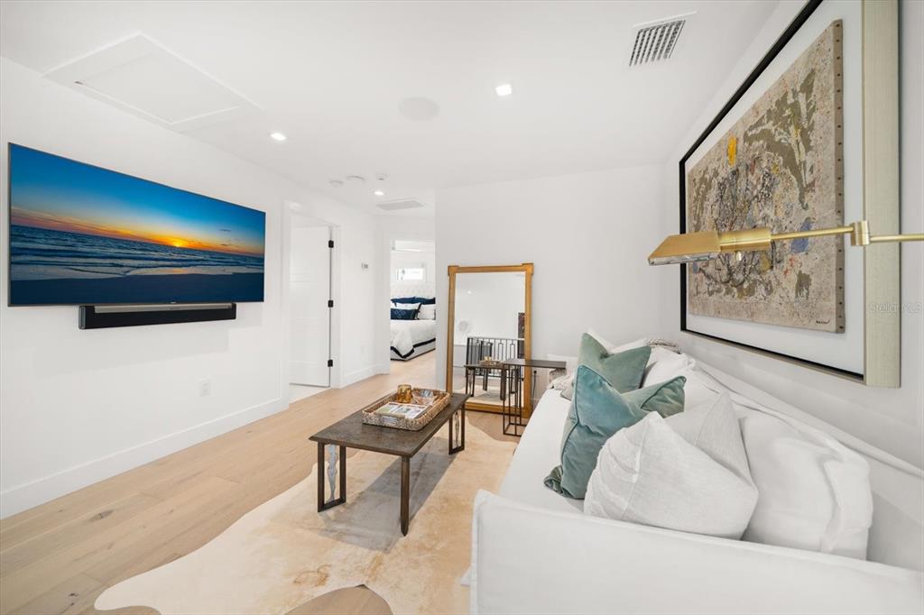 Largo, Florida, 33770, United States, 3 Bedrooms Bedrooms, ,4 BathroomsBathrooms,Residential,For Sale,1989168