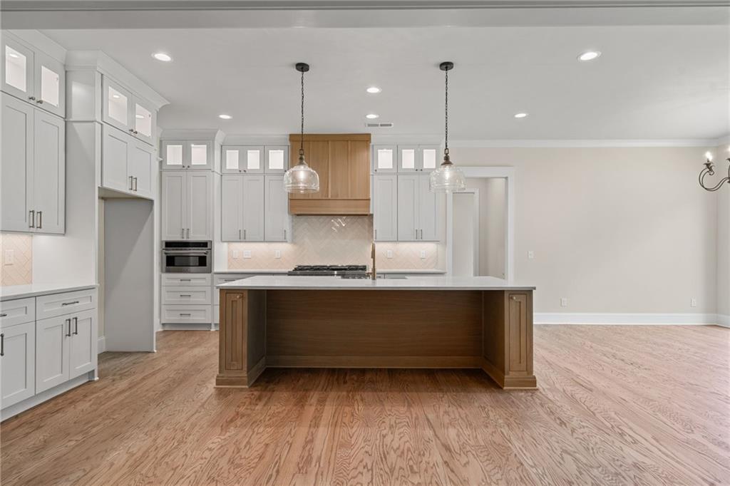 Gainesville, Georgia, 30506, United States, 4 Bedrooms Bedrooms, ,5 BathroomsBathrooms,Residential,For Sale,2008564