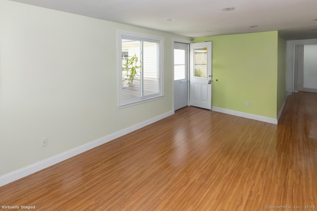Montville, Connecticut, 06382, United States, 5 Bedrooms Bedrooms, ,3 BathroomsBathrooms,Residential,For Sale,1895658