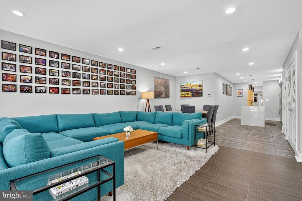 Washington, District of Columbia, 20010, United States, 2 Bedrooms Bedrooms, ,2 BathroomsBathrooms,Residential,For Sale,1975364