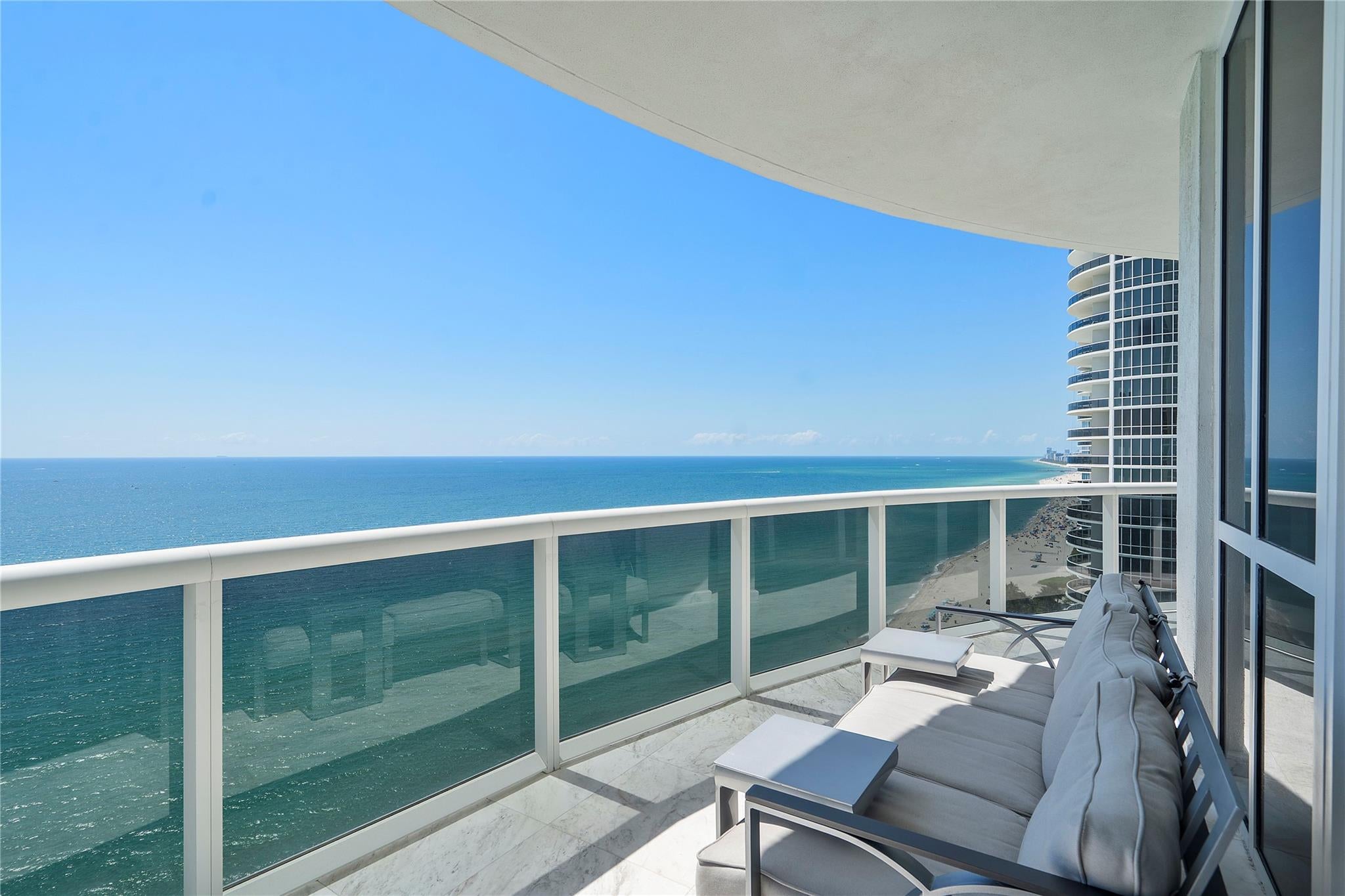 Sunny Isles Beach, Florida, 33160, United States, 3 Bedrooms Bedrooms, ,4 BathroomsBathrooms,Residential,For Sale,1824063